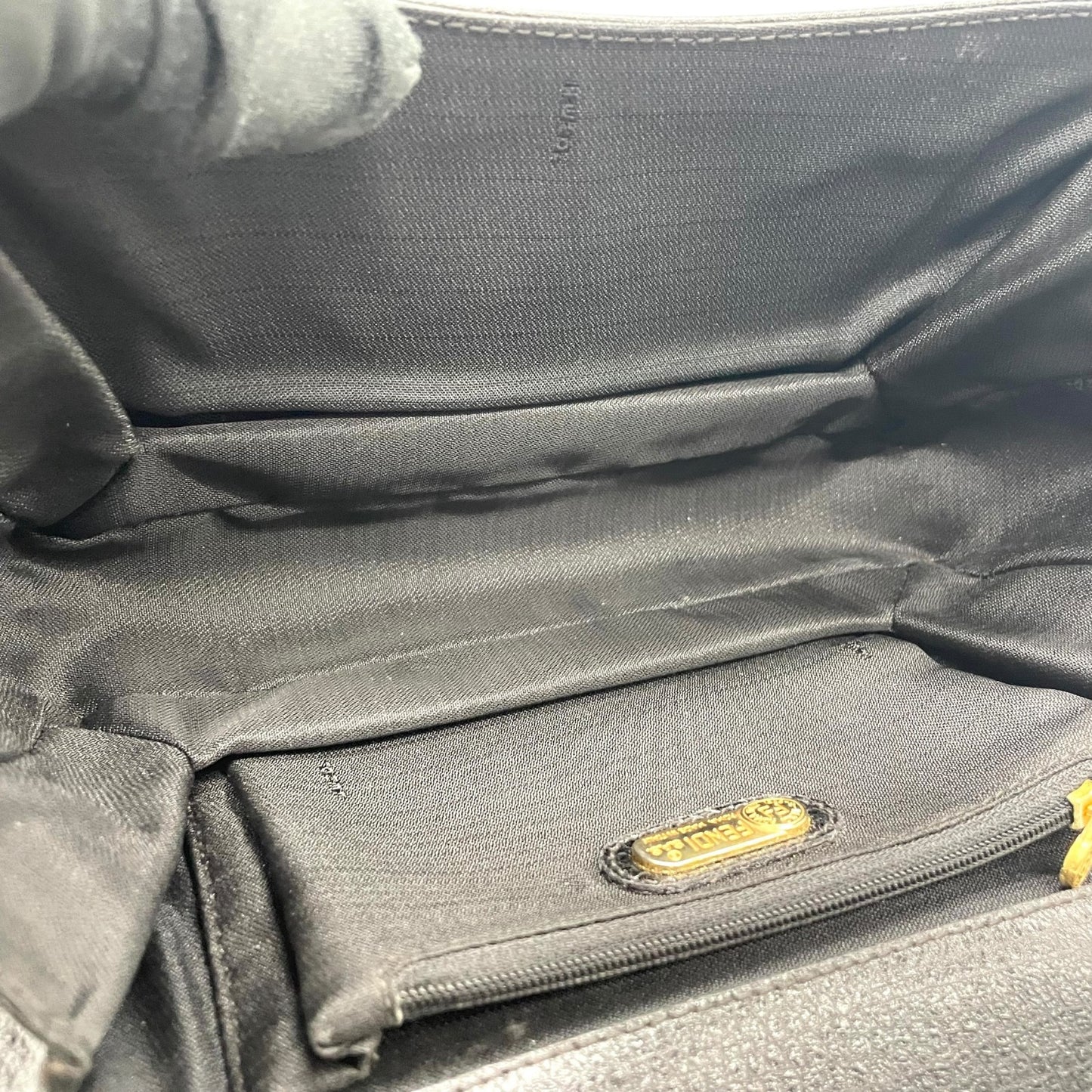 FENDI フェンディ ハンドバッグ 2way ショルダーバッグ 黒 ブラック レザー ゴールド金具 FF ロゴ ヴィンテージ 本革 トップハンドル Fendi Handbag Shoulder Bag Vintage D