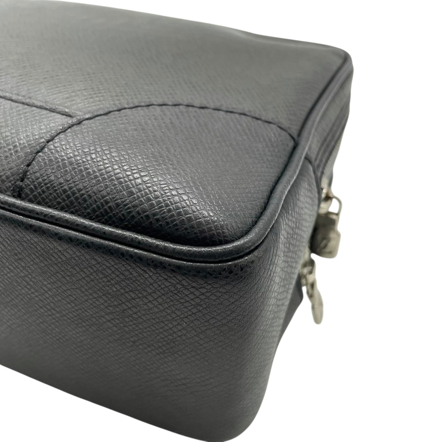 美品 LOUIS VUITTON ルイヴィトン タイガ パヴェル クラッチバッグ セカンドバッグ レザー 黒 ブラック シルバー金具 M31142 ストラップ付 メンズ D