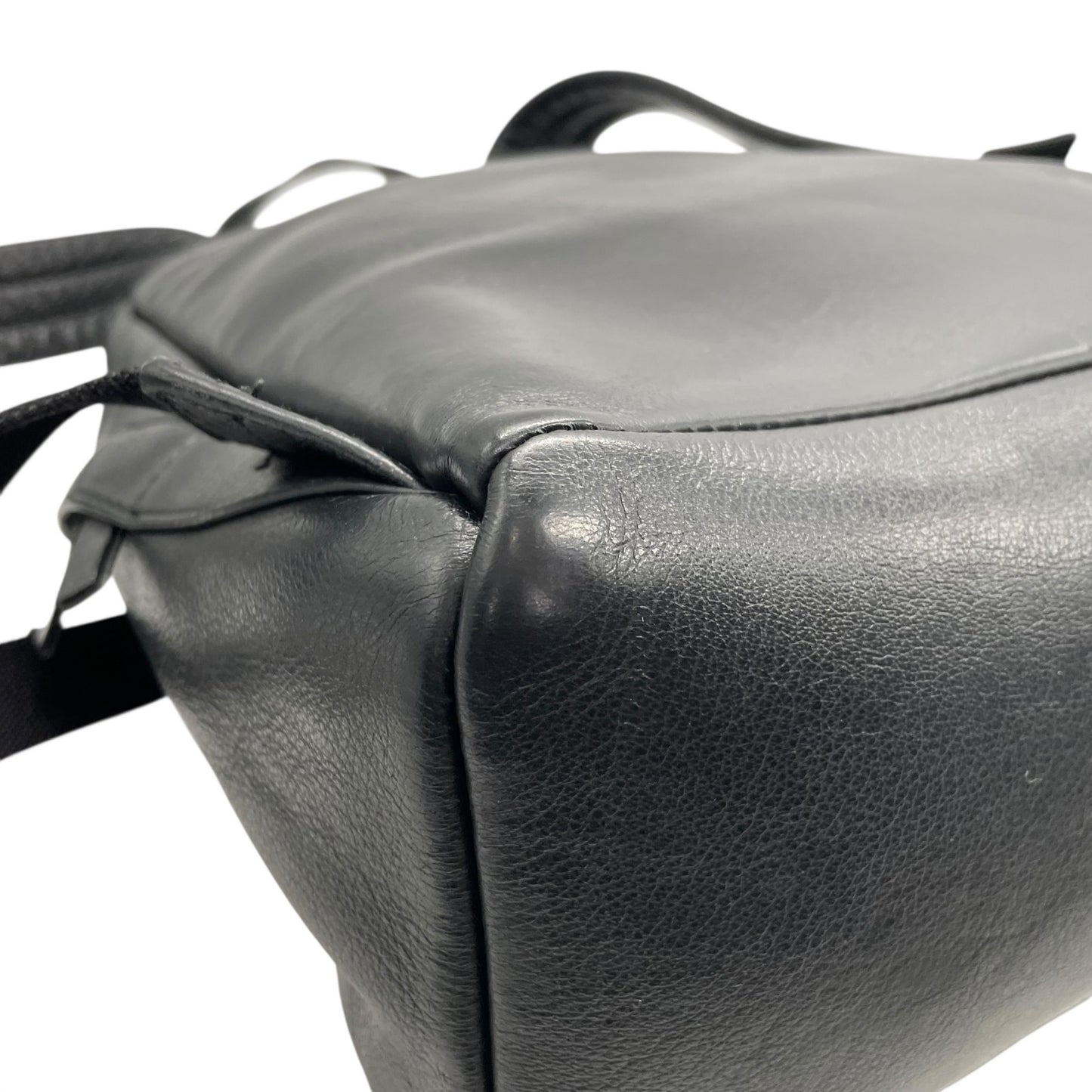 美品 バレンシアガ BALENCIAGA レザー エブリデイ バックパック リュック ブラック 黒 ロゴ入り シンプル 高級感 メンズ レディース ユニセックス C