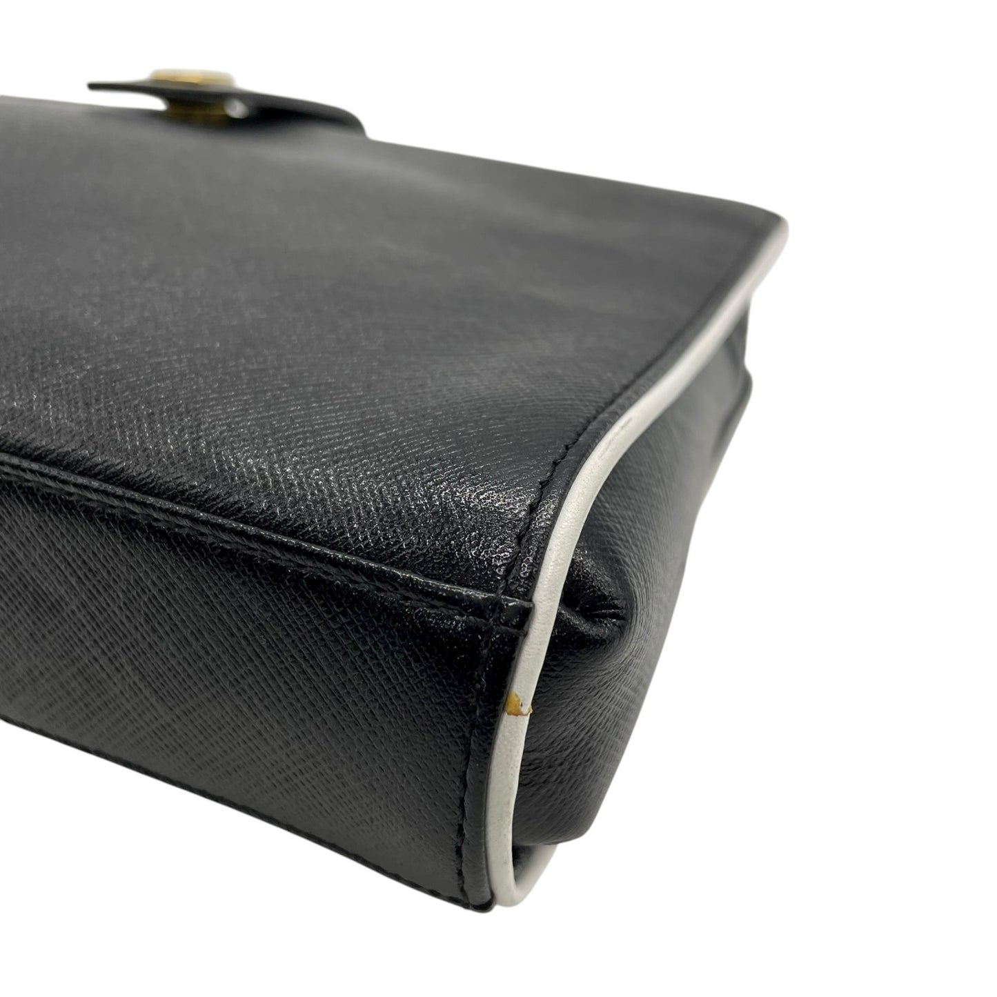 ジバンシィ Givenchy ジバンシー ロゴ金具 クラッチバッグ バイカラー 黒 ブラック 白 ホワイト レザー タッセル フリンジ ヴィンテージ S96