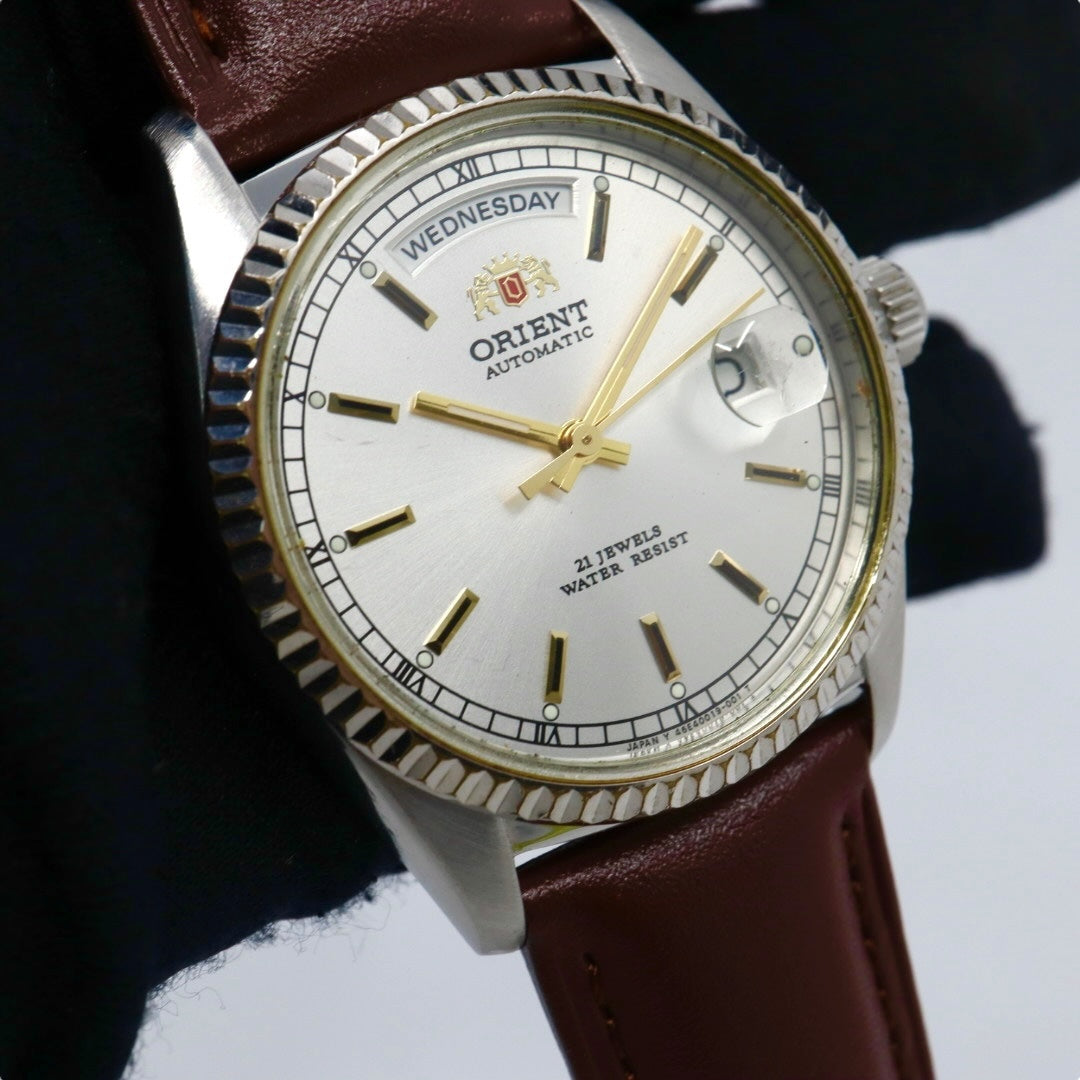 【極美品】 稼働品 新品ベルト ORIENT オリエント 腕時計 46E701-91 自動巻き 21石 デイデイト シルバーダイヤル メンズ アナログ ドレスウォッチ フルーテッドベゼル クラシック ヴィンテージ ビジネス ブラウンレザー G4