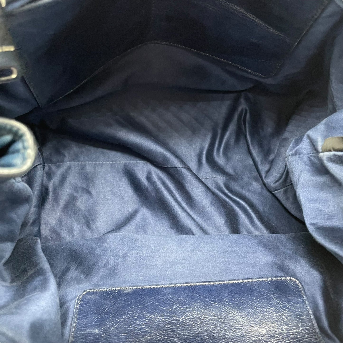 ミュウミュウ miumiu トートバッグ ショルダーバッグ ネイビー 紺 2way レザー 手提げ 斜め掛け可 シルバー金具 ロゴ レディース K10 archive 002 Y2K