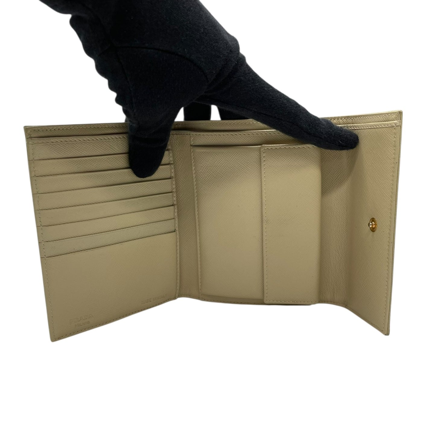 プラダ PRADA 三つ折り財布 コンパクトウォレット ベージュ ナイロン レザー 三角ロゴプレート トライアングルロゴ ゴールド金具 レディース M1