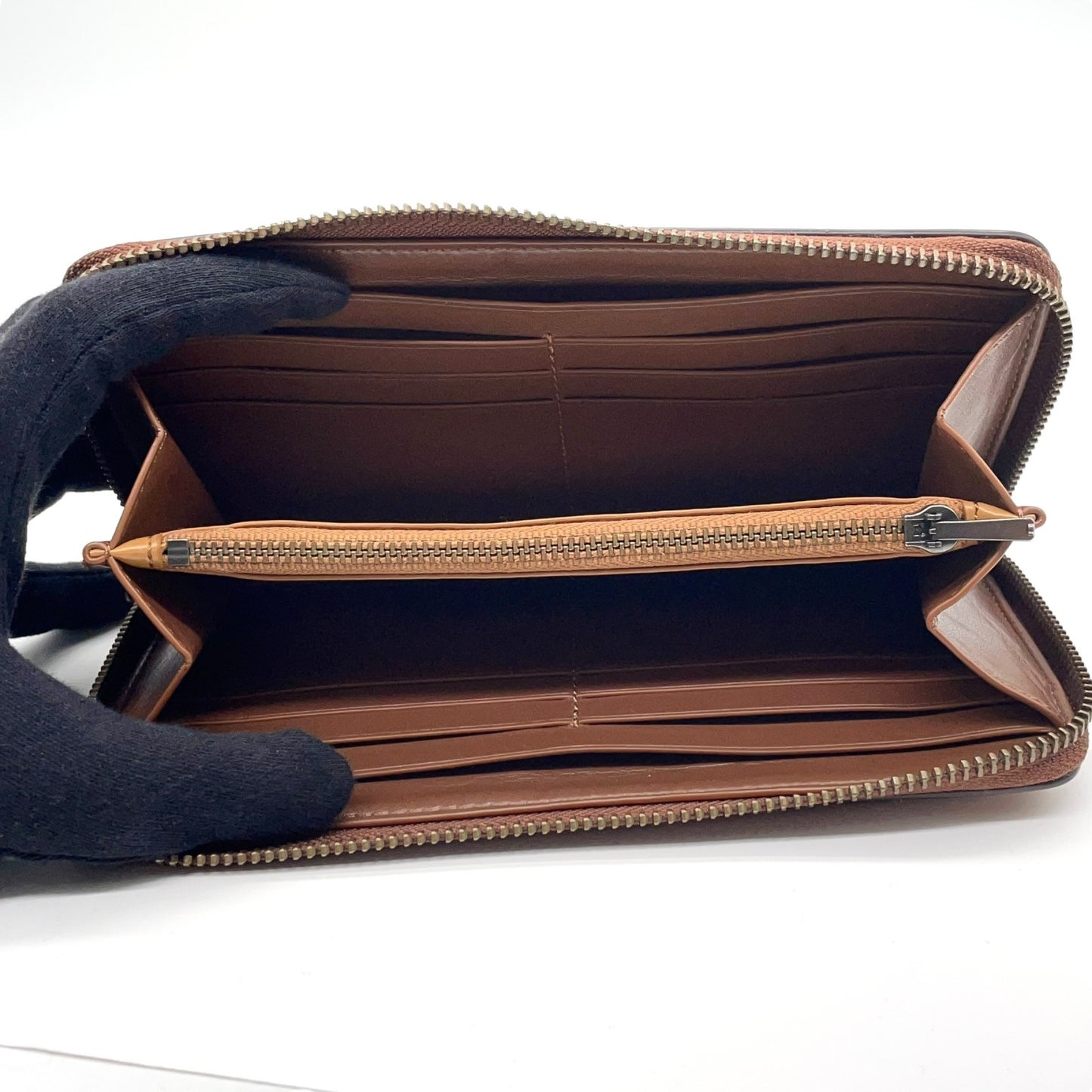 美品 コーチ COACH 長財布 ブラウン 茶色 レザー ラウンドジップ ラウンドファスナー ロゴ型押し シンプル ウォレット W4