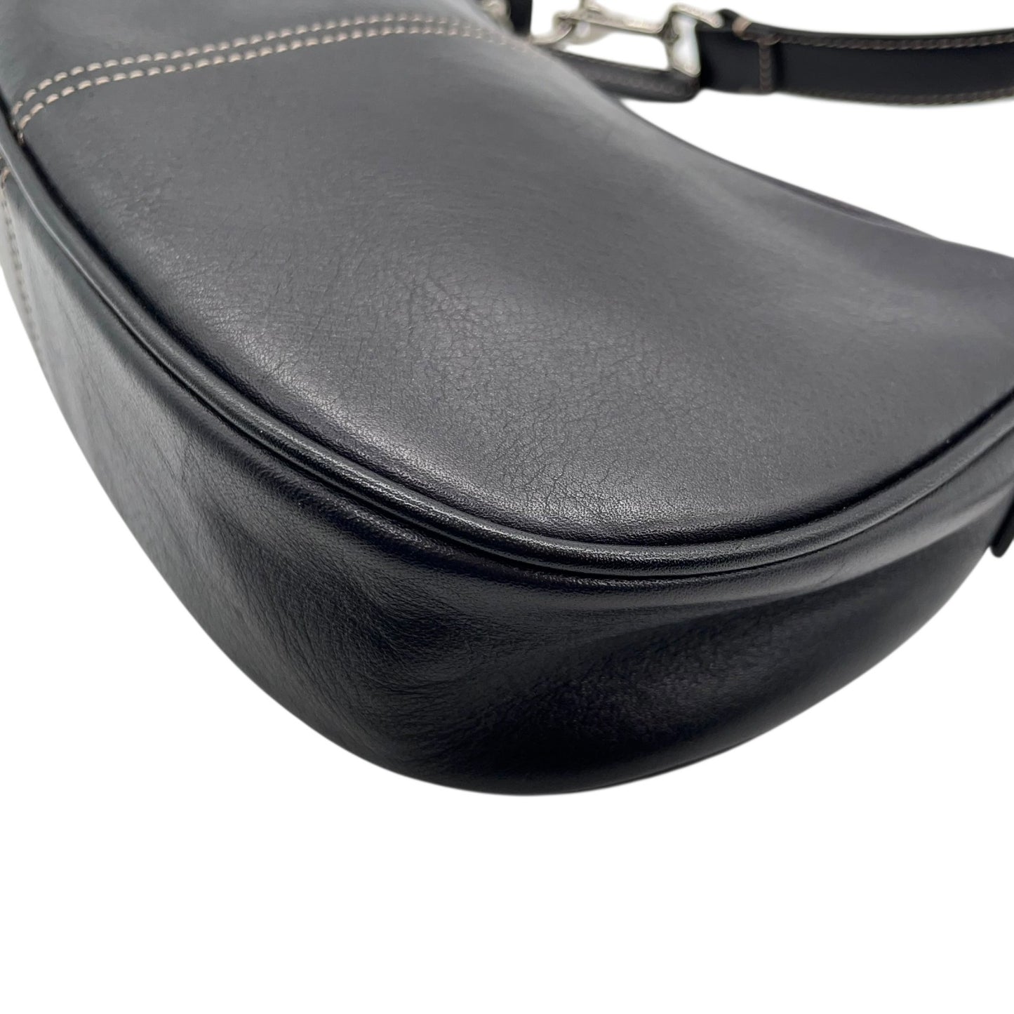 コーチ COACH レザー ワンショルダー バッグ 7593 ホーボー 黒 ブラック シルバー金具 ロゴチャーム付き シンプル 高級感 レディース U17