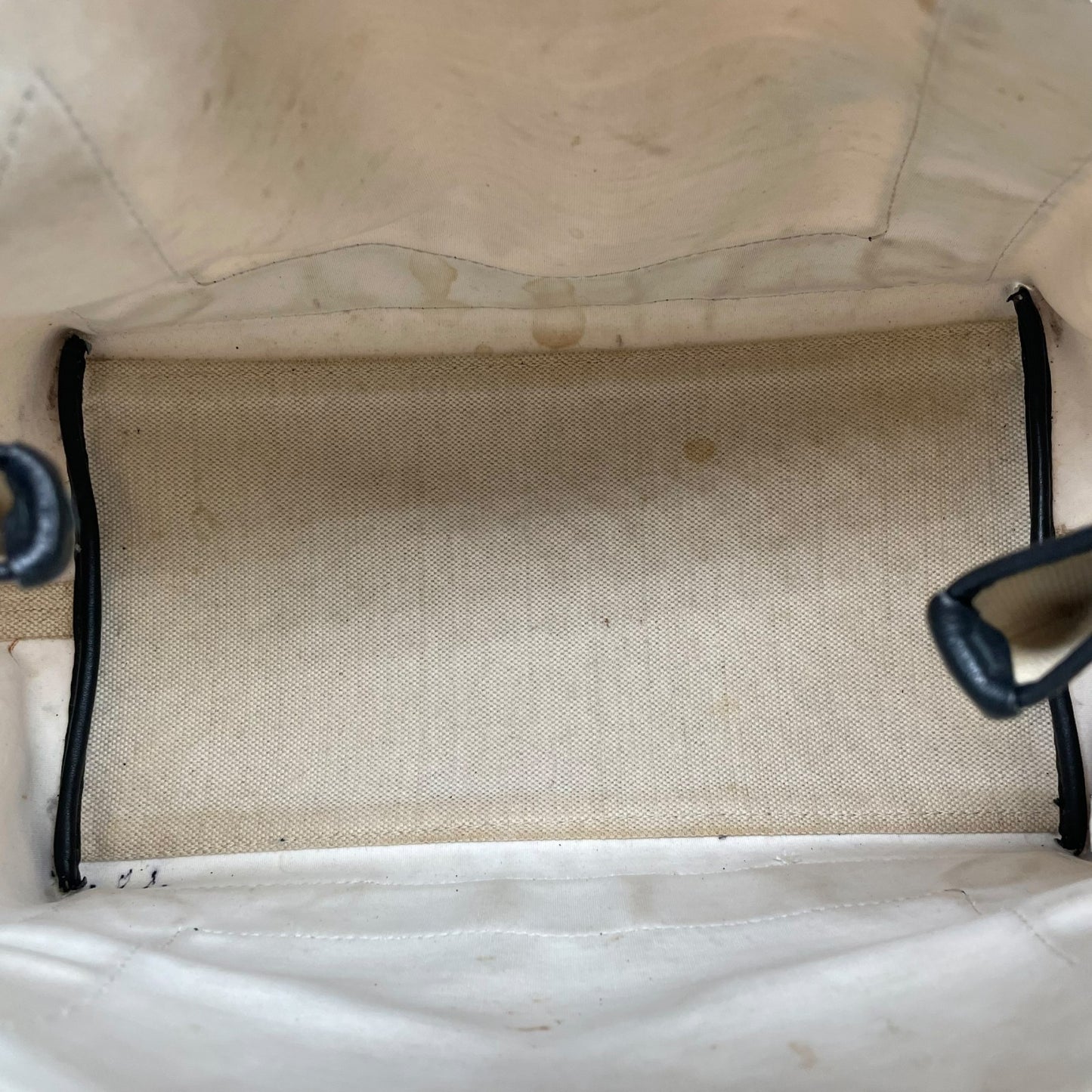 BALENCIAGA バレンシアガ カバ ハンドバッグ トートバッグ ホワイト ブラック キャンバス レザー ロゴ入り ポーチ付き レディース デザイン シンプル Z3