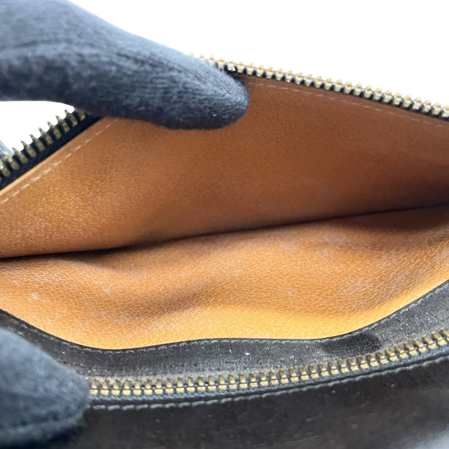 【美品】Valextra ヴァレクストラ クラッチバッグ セカンドバッグ レザー 黒 ブラック ゴールド金具 イタリア製 ヴィンテージ メンズ レディース K9