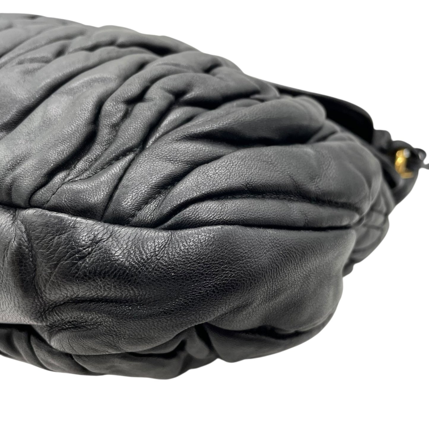 美品 miu miu ミュウミュウ 2WAY ハンドバッグ ショルダーバッグ マトラッセ マテラッセ 黒 ブラック レザー ゴールド金具 ロゴ 斜め掛け レディース C6