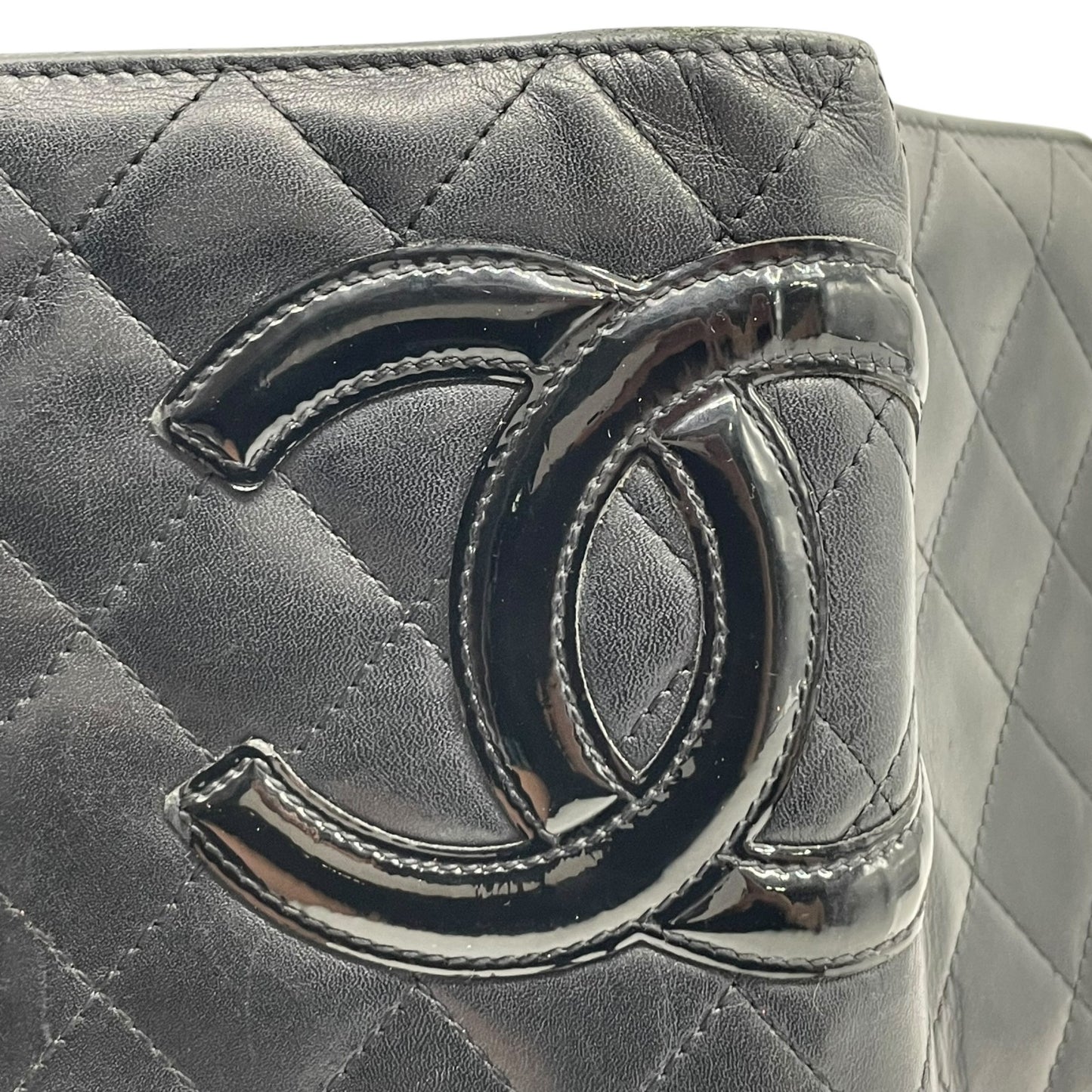 CHANEL シャネル カンボンライン ココマーク 二つ折り 長財布 黒 ブラック ピンク パテントレザー シルバー金具 レディース M5