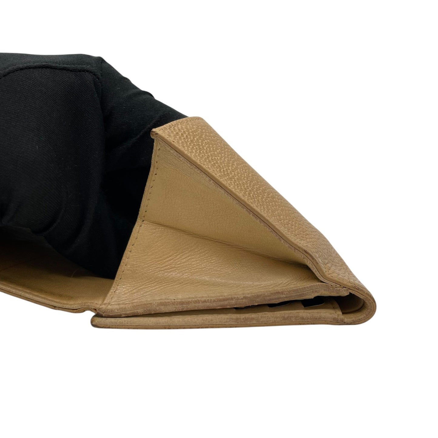 シャネル CHANEL 三つ折り財布 キャビアスキン調 レザー ココマーク 型押し キャメル ゴールド金具 金金具 箱・カード付 シール付 W2