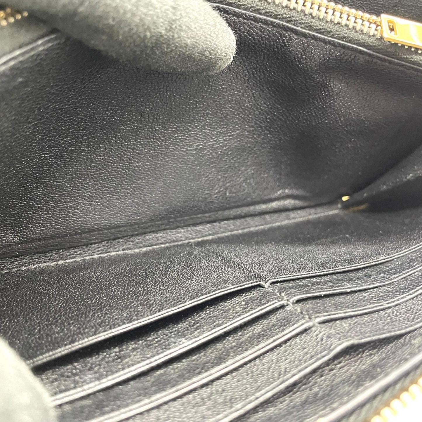 美品 SAINT LAURENT PARIS サンローラン パリ モノグラム Vステッチ ラウンドファスナー 長財布 キャビアスキン レザー ブラック 黒 YSLロゴ 箱あり 高級 w5