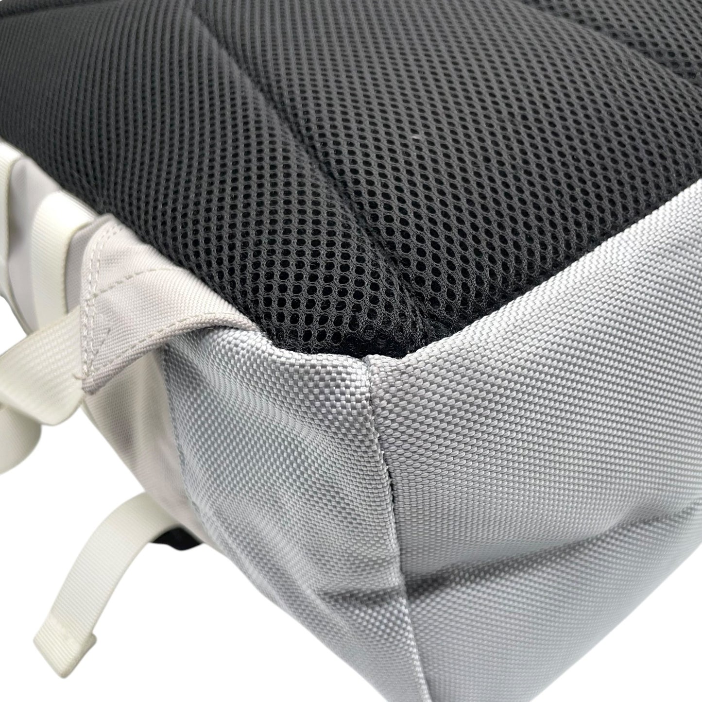 アビレックス AVIREX リュック バックパック ミリタリー ロールトップ グレー 白 ホワイト 大容量 メンズ レディース U11