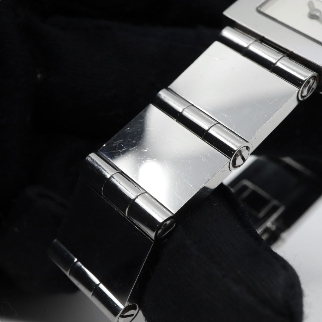 美品 電池交換済 クリーニング済 グッチ GUCCI 600L 腕時計 レディースウォッチ スクエア シルバー文字盤 ステンレススチール クォーツ アナログ バングル ブレスレット エレガント クラシック ドレスウォッチ 稼働品 G3