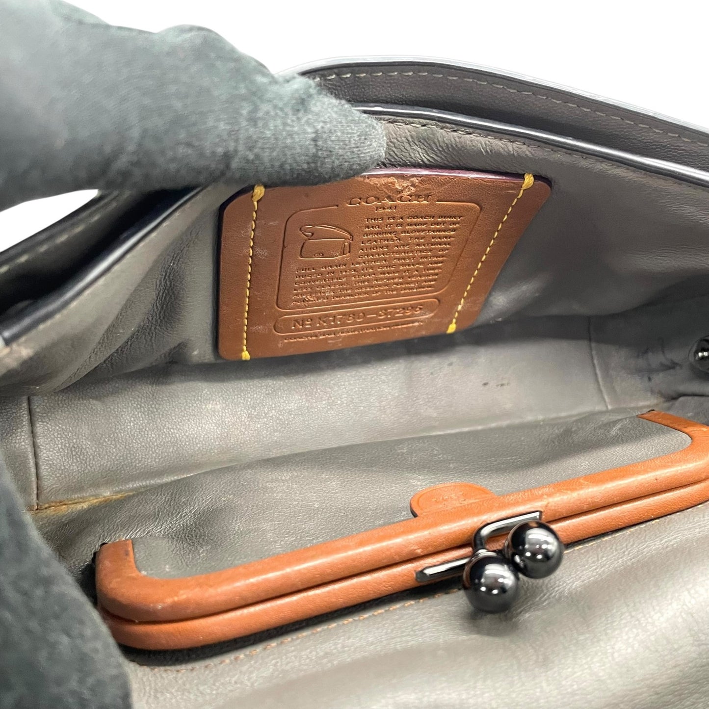 COACH コーチ ショルダーバッグ 紺 ネイビー レザー ブラック金具 ターンロック ディンキー ミニバッグ お財布バッグ 斜め掛け可 レディース C5