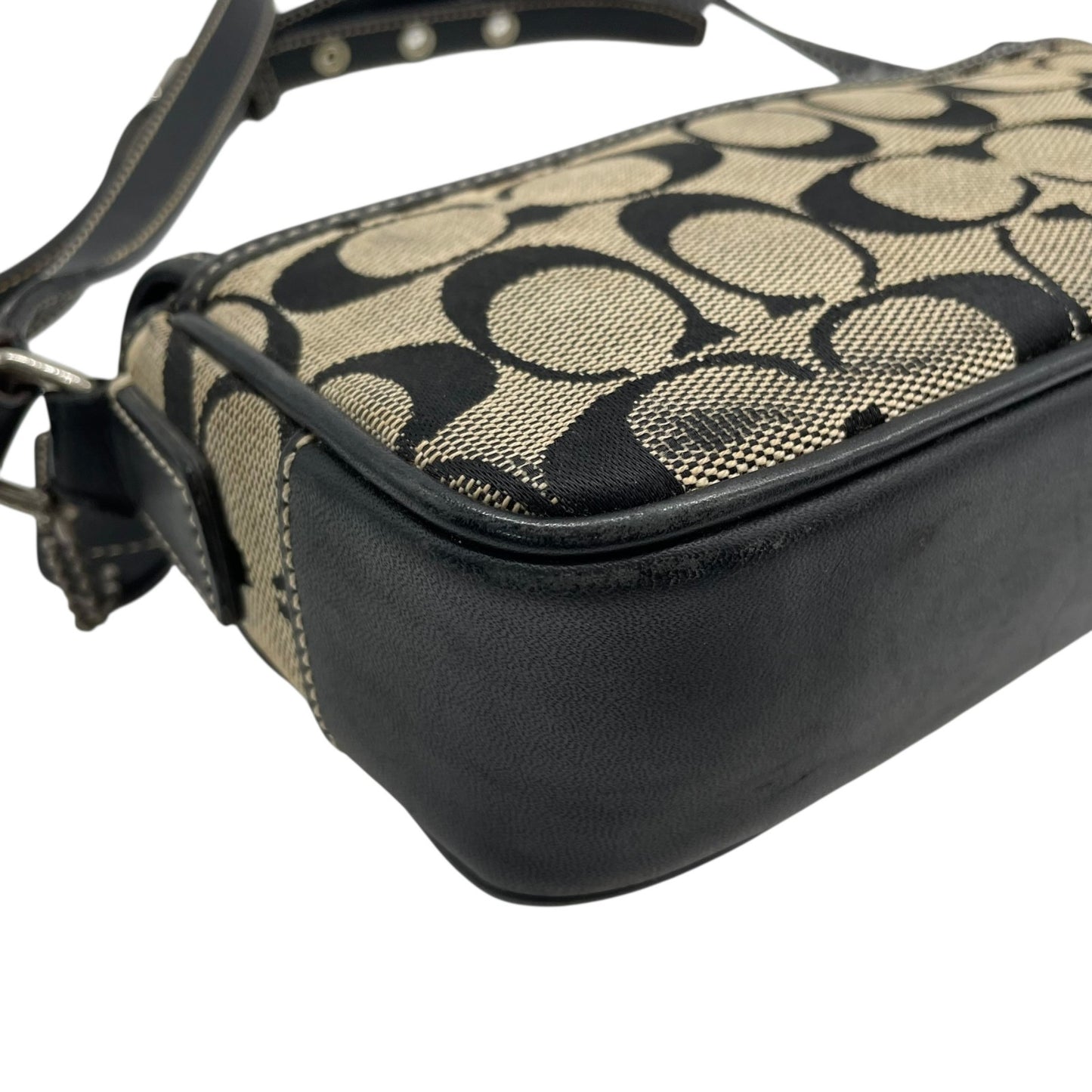 COACH コーチ ショルダーバッグ シグネチャー キャンバス レザー 黒 ブラック ベージュ シルバー金具 フラップ ベルト 横長 Y2K ミニバッグ 斜め掛け可 レディース S6