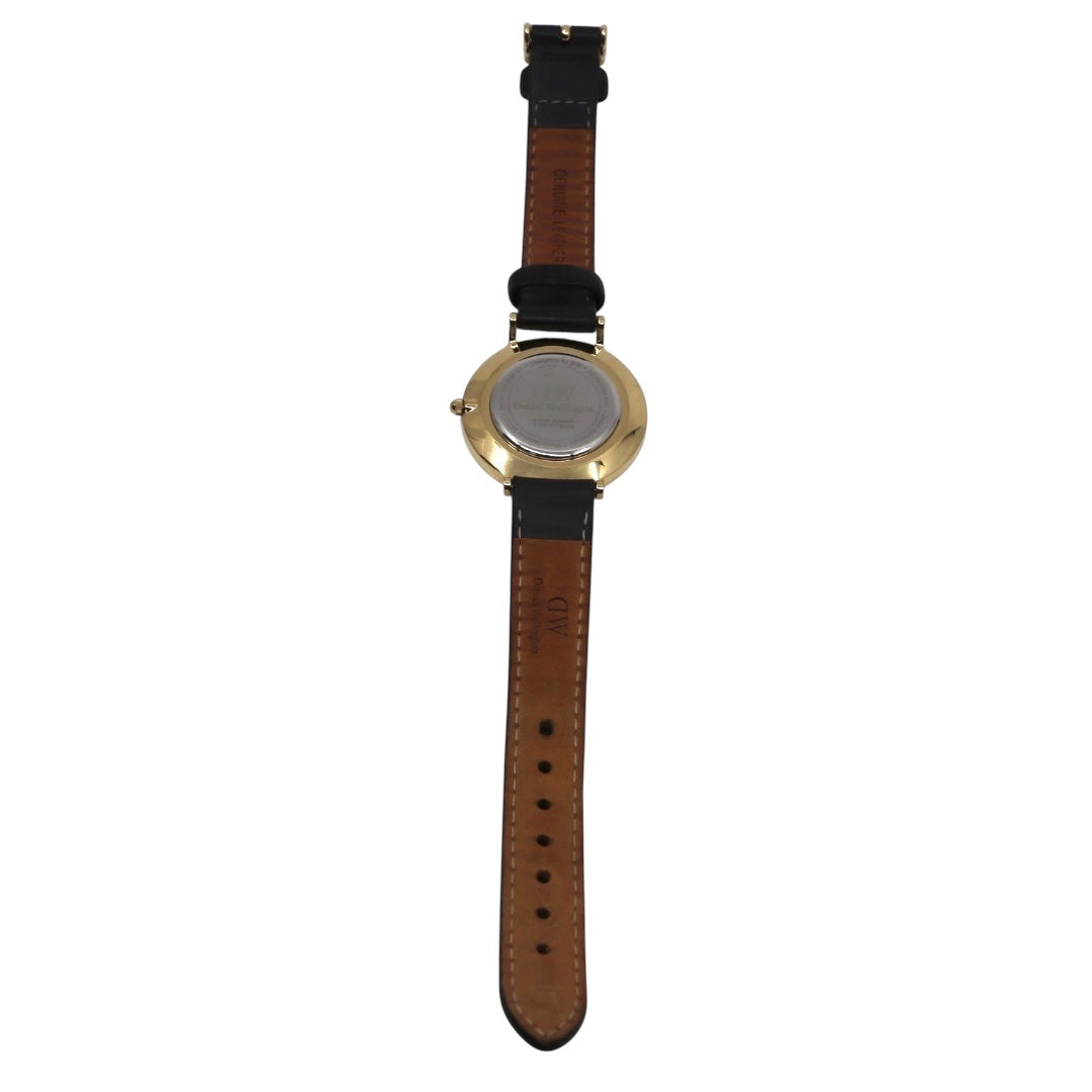 【美品／電池交換済】ダニエルウェリントン DW Petite 腕時計 レディース K32GB06 クオーツ アナログ ラウンド ブラック文字盤 ゴールドケース レザーベルト クラシック エレガント ミニマルデザイン クリーニング済 稼働品 G2