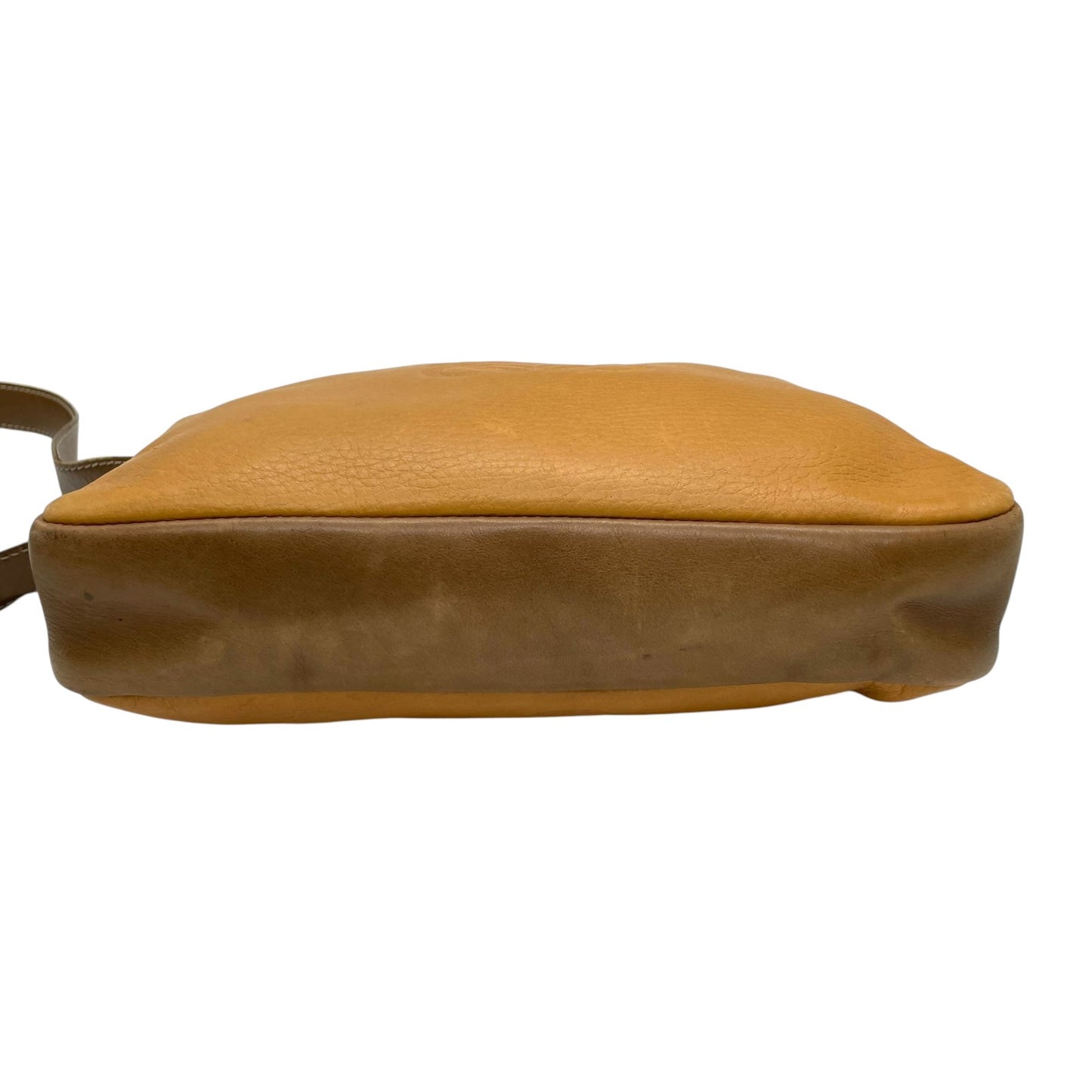 LOEWE ロエベ ショルダーバッグ 茶 ブラウン キャメル レザー ゴールド金具 アナグラム 斜め掛け可 レディース ヴィンテージ K10