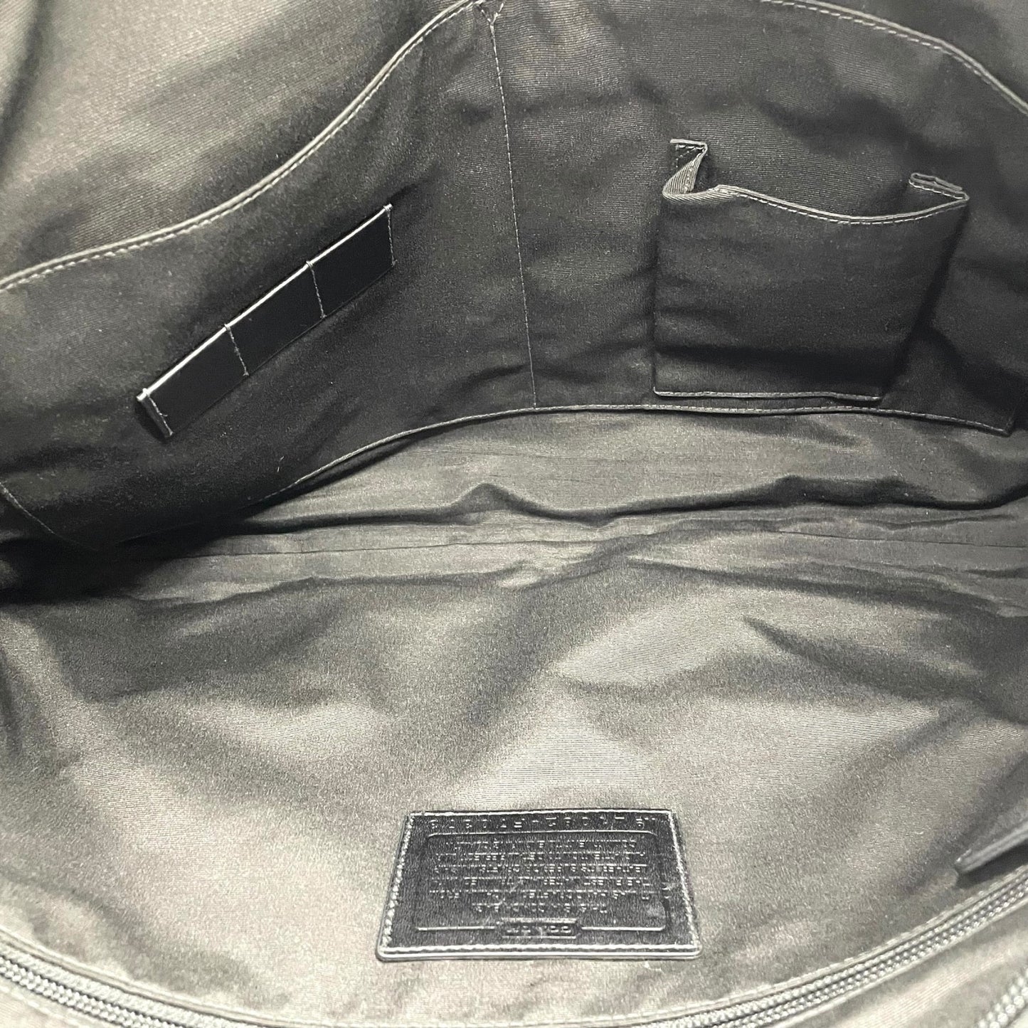 COACH コーチ ビジネスバッグ ブリーフケース 黒 ブラック キャンバス レザー シルバー金具 ステッチ ロゴチャーム付き ファスナー開閉 メンズ X2