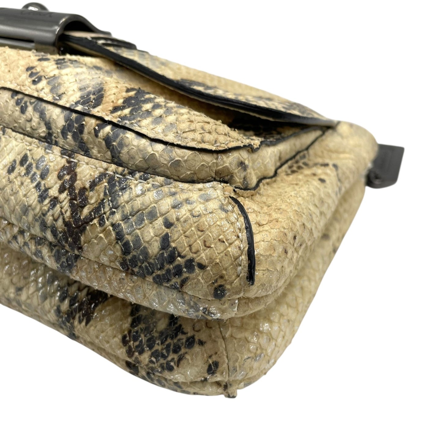 COACH コーチ ハンドバッグ ワンショルダー ベージュ レザー 型押し エンボス チェーンショルダー 肩掛け可 ロゴ チャーム付き レディース S30