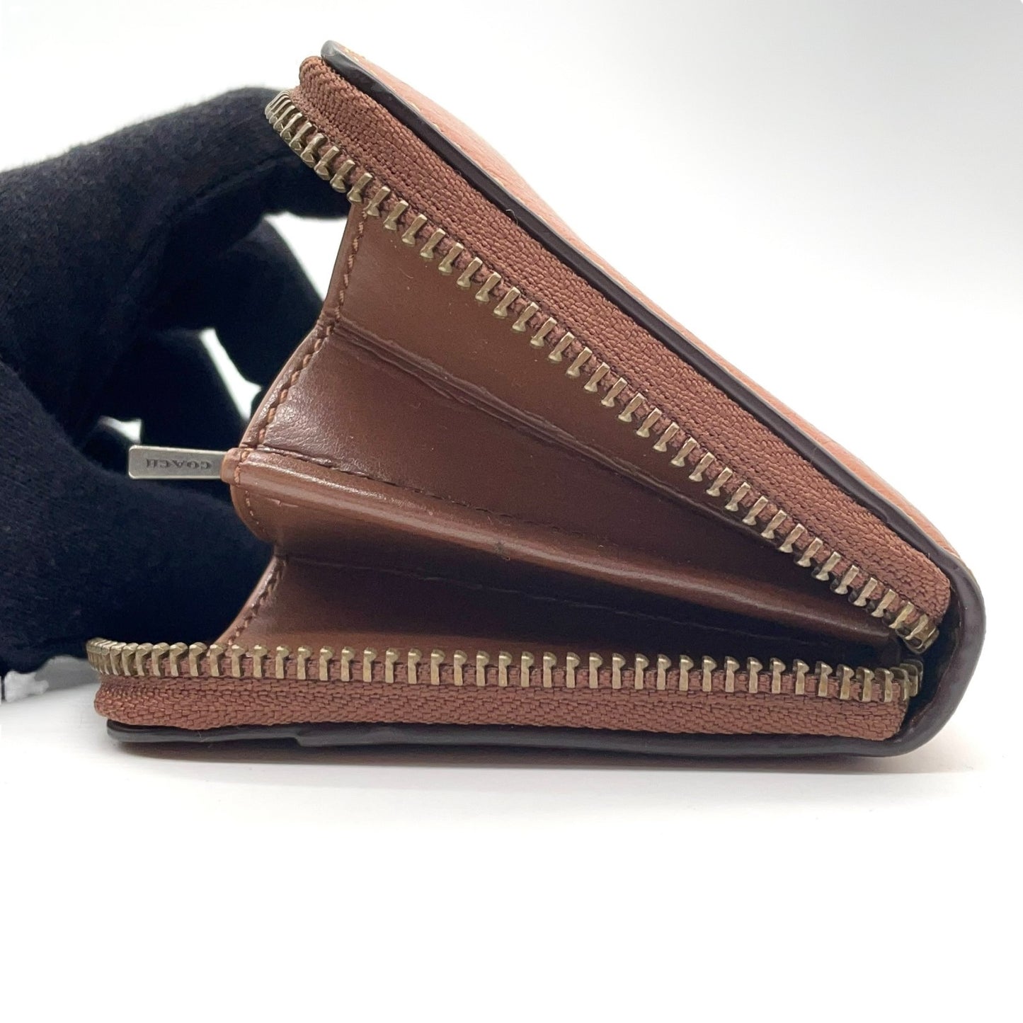 美品 コーチ COACH 長財布 ブラウン 茶色 レザー ラウンドジップ ラウンドファスナー ロゴ型押し シンプル ウォレット W4