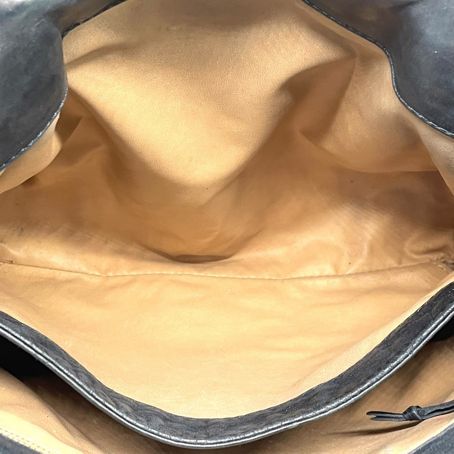 BOTTEGA VENETA ボッテガヴェネタ イントレチャート ハンドバッグ ワンショルダー ネイビー レザー ゴールド金具 肩掛け可 編み込み レディース K11