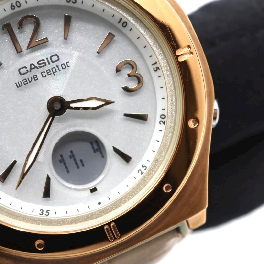 【美品/稼働品】カシオ ウェーブセプター 腕時計 LWA-M141 電波ソーラー レディース ゴールド ホワイト文字盤 レザー ベージュ MULTI BAND 6 アナデジ エレガント フェミニン カジュアル ビジネス ファッション G