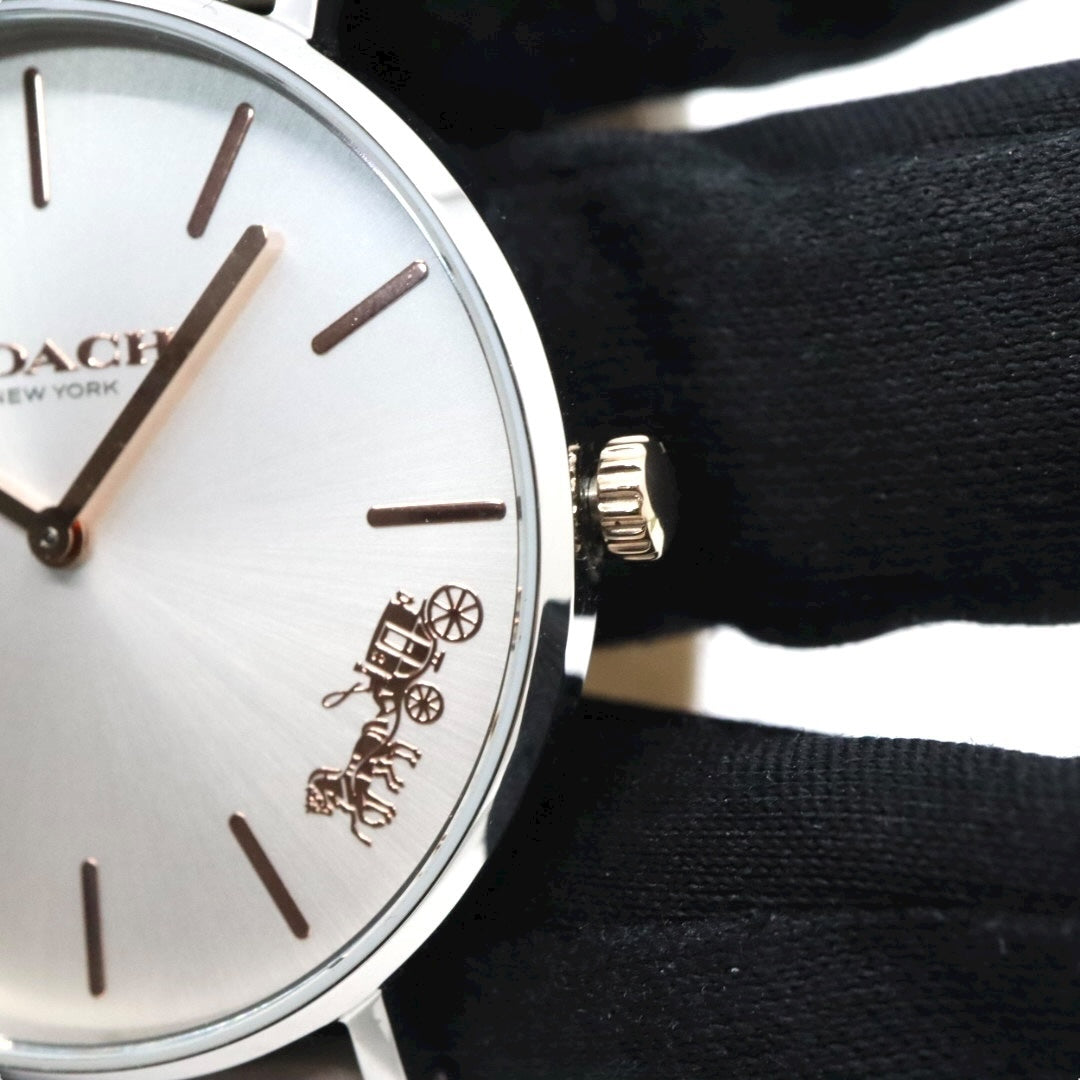 【未使用級】コーチ COACH 腕時計 レディース ペリー Perry シルバー グレージュ レザー CA.120.7.1594 クォーツ アナログ 2針 シンプル オフィス ビジネス 通勤 通学 エレガント 上品 クラシック 大人 馬車ロゴ 美品 G11