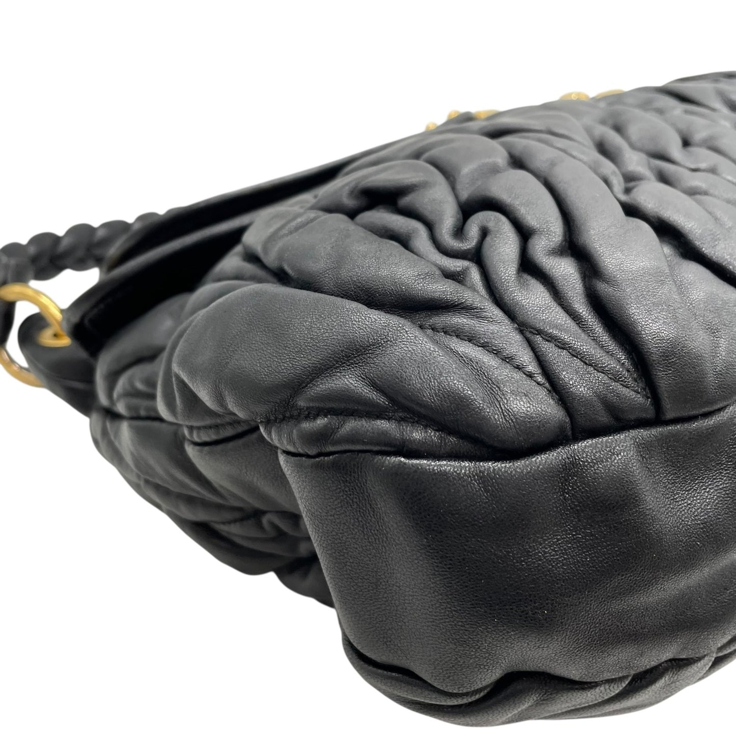 美品 miu miu ミュウミュウ 2WAY ハンドバッグ ショルダーバッグ マトラッセ マテラッセ 黒 ブラック レザー ゴールド金具 ロゴ 斜め掛け レディース C6