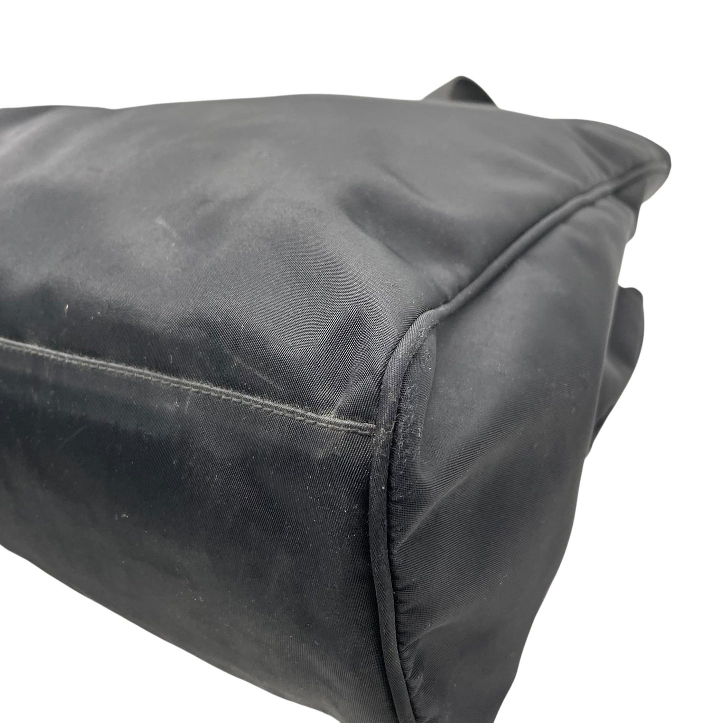 美品 FENDI フェンディ トートバッグ ワンショルダー FFロゴ 黒 ブラック ナイロン レザー ゴールド金具 肩掛け可 レディース シンプル ビジネス C1