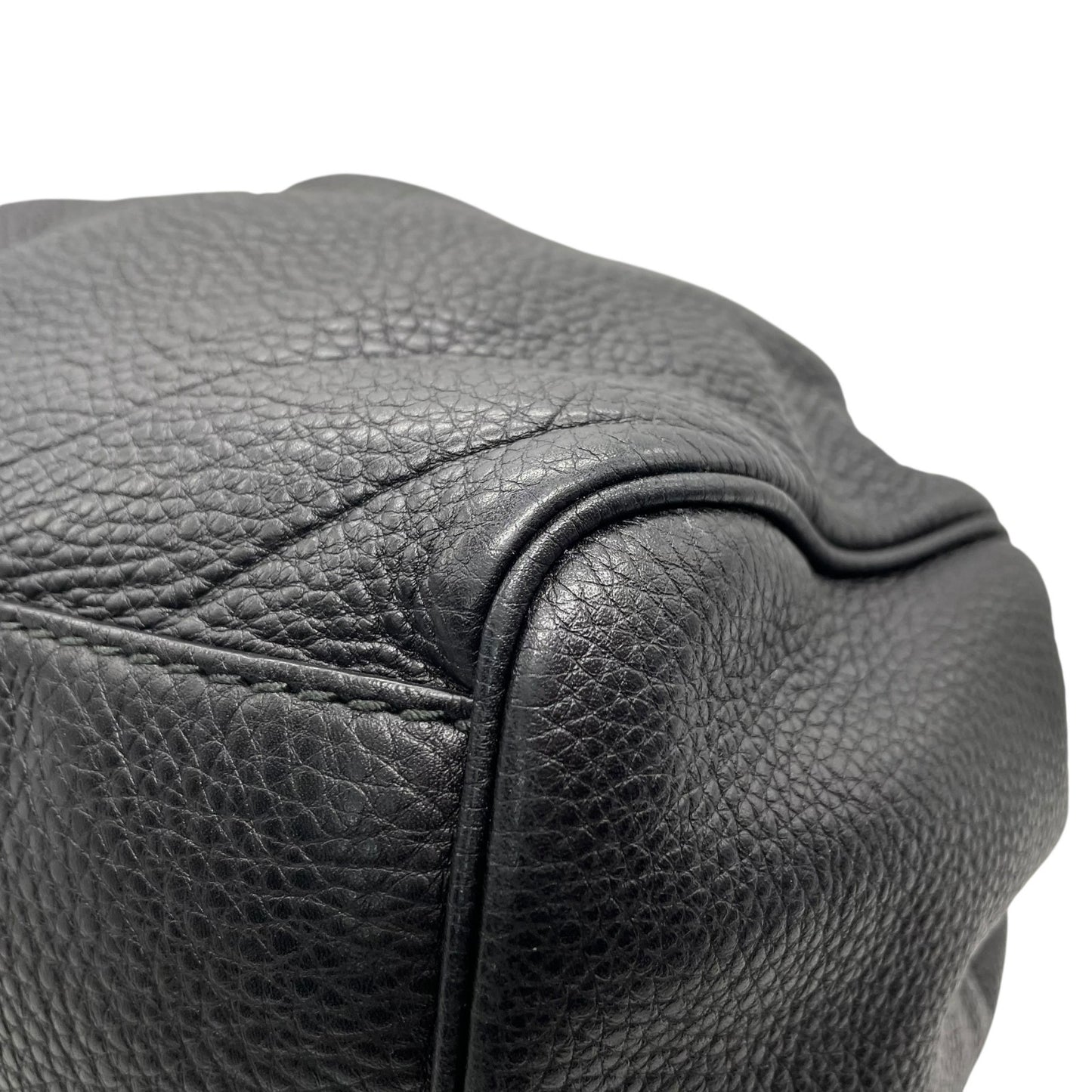 美品 GUCCI グッチ スーキー ハンドバッグ 黒 ブラック レザー シボ革 ゴールド金具 ギャザー インターロッキングG チャーム ヴィンテージ ホーボー レディース Z3