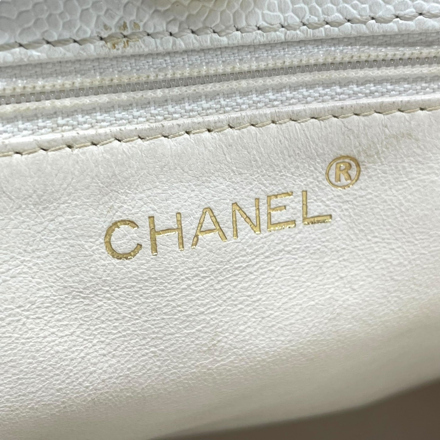 シャネル CHANEL トートバッグ キャビアスキン マトラッセ ココマーク 白 ホワイト ブラウンチェーン シルバー金具 C