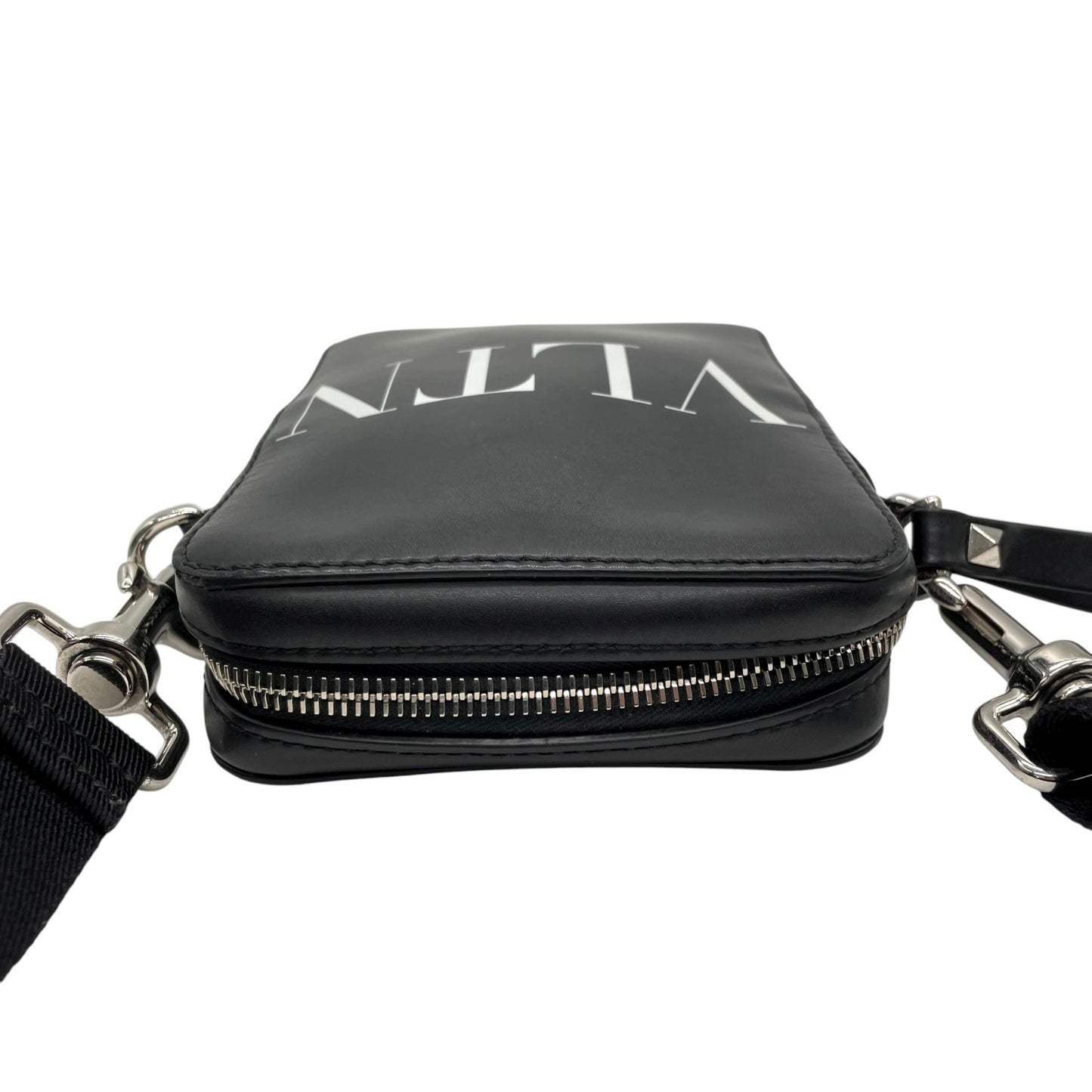 美品 ヴァレンティノ VALENTINO VLTN レザー ショルダーバッグ クロスボディ 黒 ブラック ロゴ メンズ レディース K9