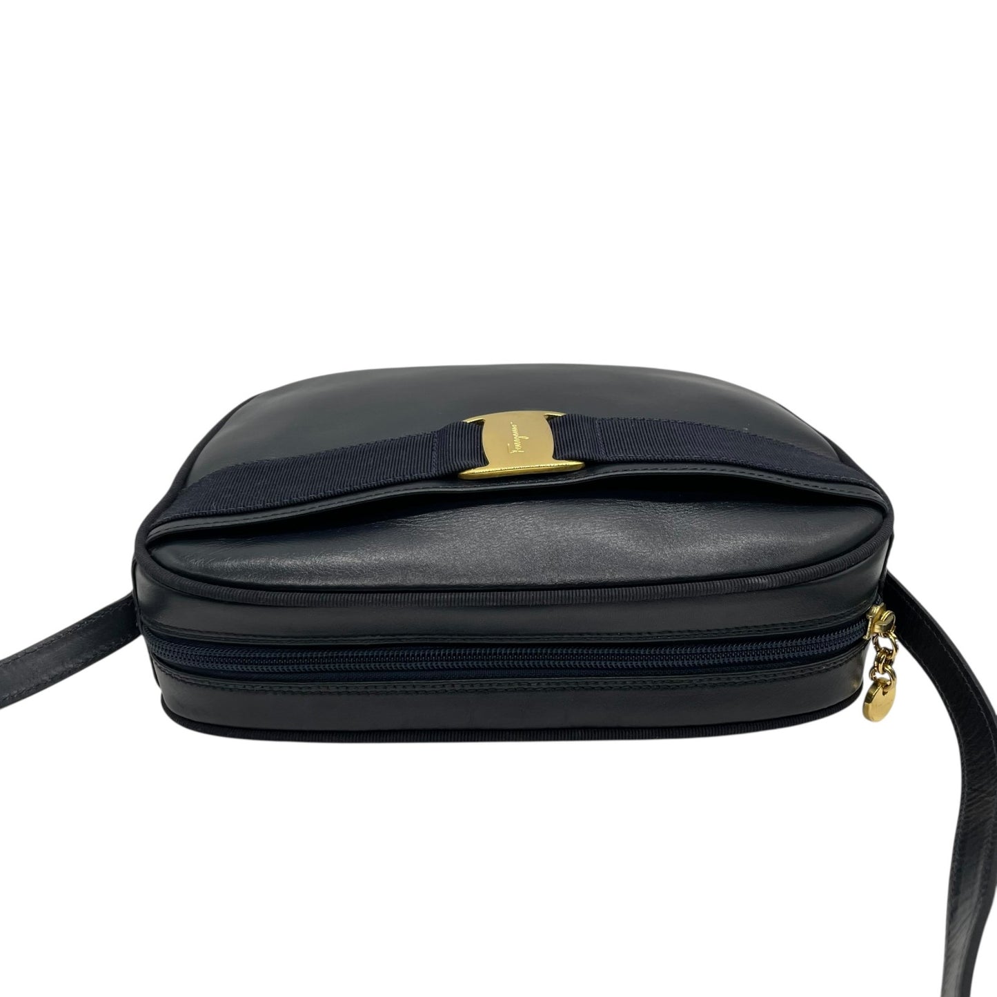 美品 サルヴァトーレ フェラガモ Salvatore Ferragamo ヴァラリボン ショルダーバッグ 紺 ネイビー レザー ゴールド金具 レディース B3