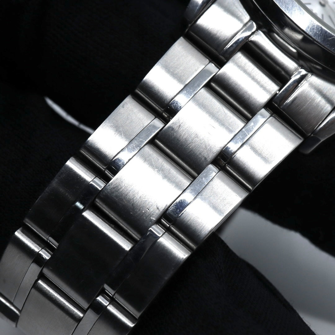 【電池交換済】スイスミリタリー ハノワ 腕時計 06-5219 クロノグラフ メンズ クオーツ シルバー文字盤 デイト表示 アナログ ローマンインデックス ビジネス カジュアル スポーツ エレガント スイス製 クリーニング済み G3