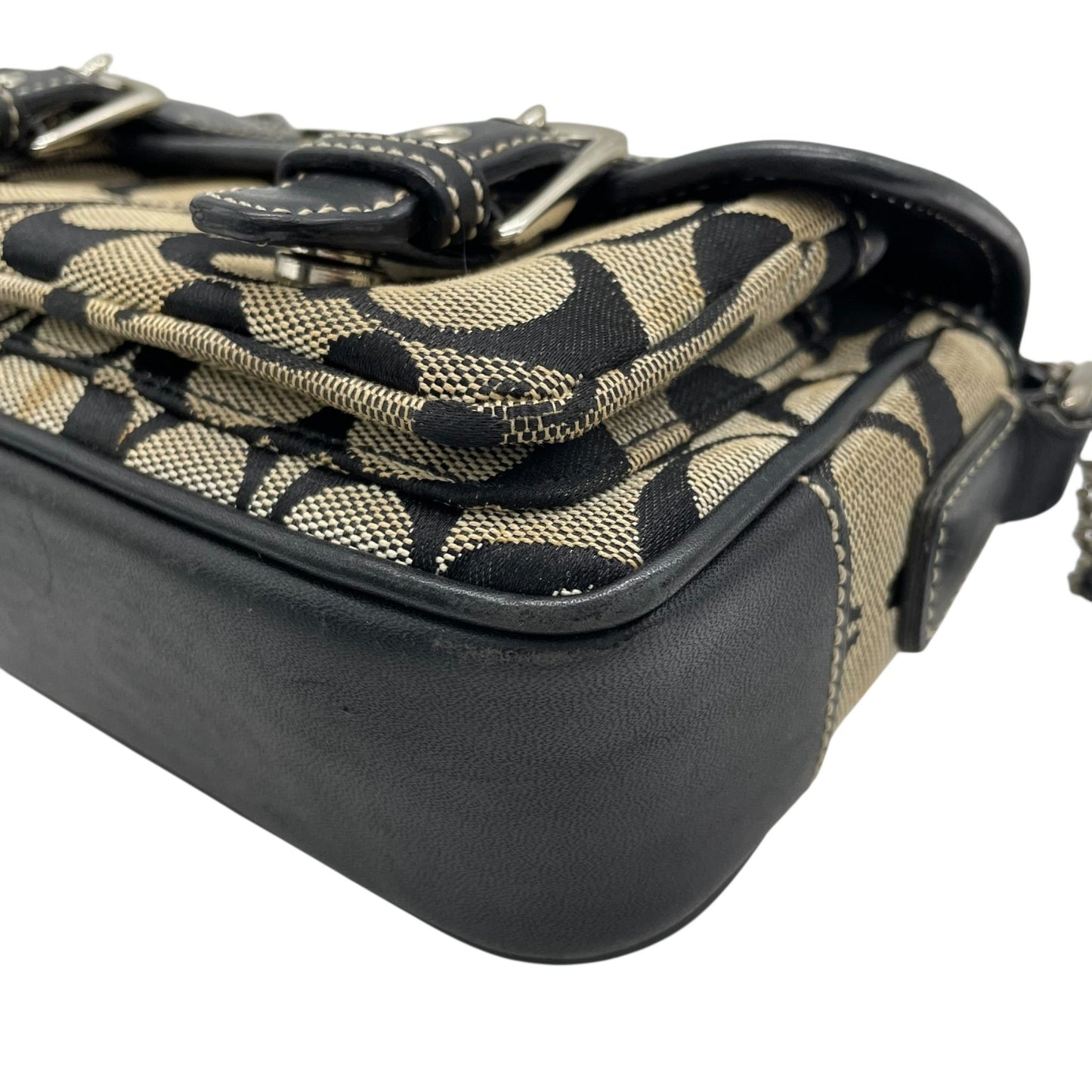 COACH コーチ ショルダーバッグ シグネチャー キャンバス レザー 黒 ブラック ベージュ シルバー金具 フラップ ベルト 横長 Y2K ミニバッグ 斜め掛け可 レディース S6