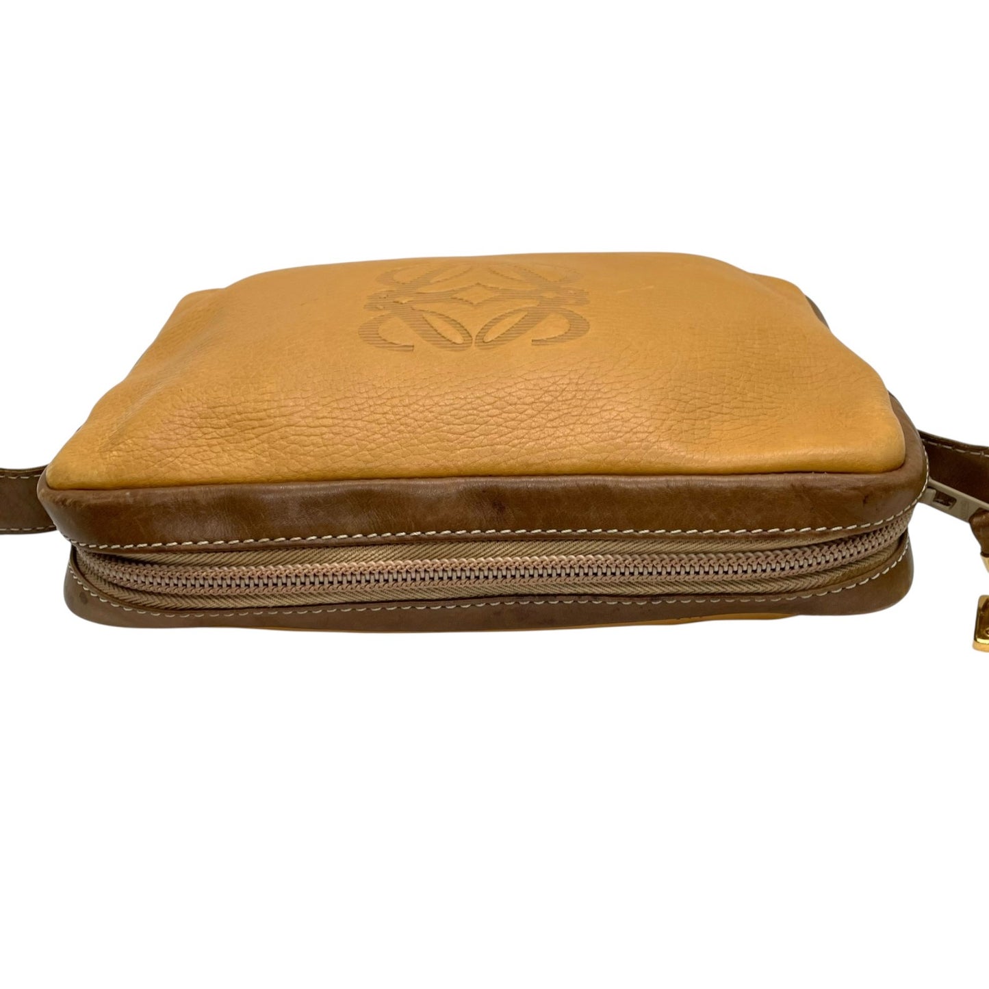 LOEWE ロエベ ショルダーバッグ 茶 ブラウン キャメル レザー ゴールド金具 アナグラム 斜め掛け可 レディース ヴィンテージ K10