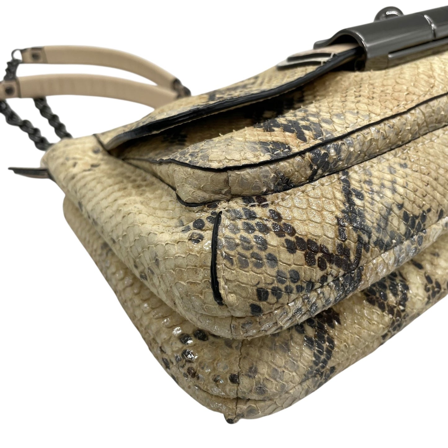 COACH コーチ ハンドバッグ ワンショルダー ベージュ レザー 型押し エンボス チェーンショルダー 肩掛け可 ロゴ チャーム付き レディース S30