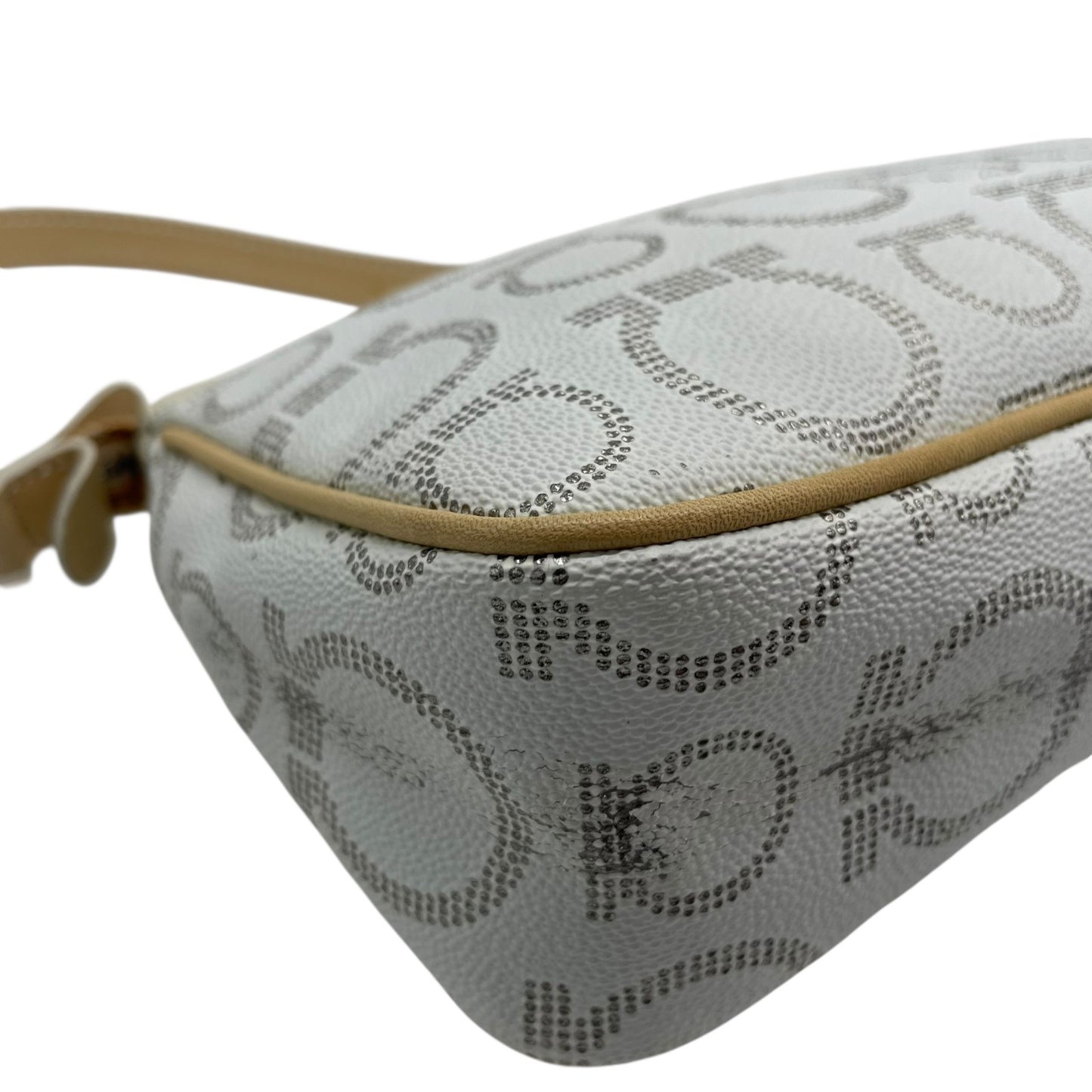 フェラガモ Salvatore Ferragamo ハンドバッグ アクセサリーポーチ ミニバッグ ガンチーニ AU-21 7497 グレー ベージュ レザー シルバー金具 ロゴ ワンショルダー 肩掛け可 レディース C5