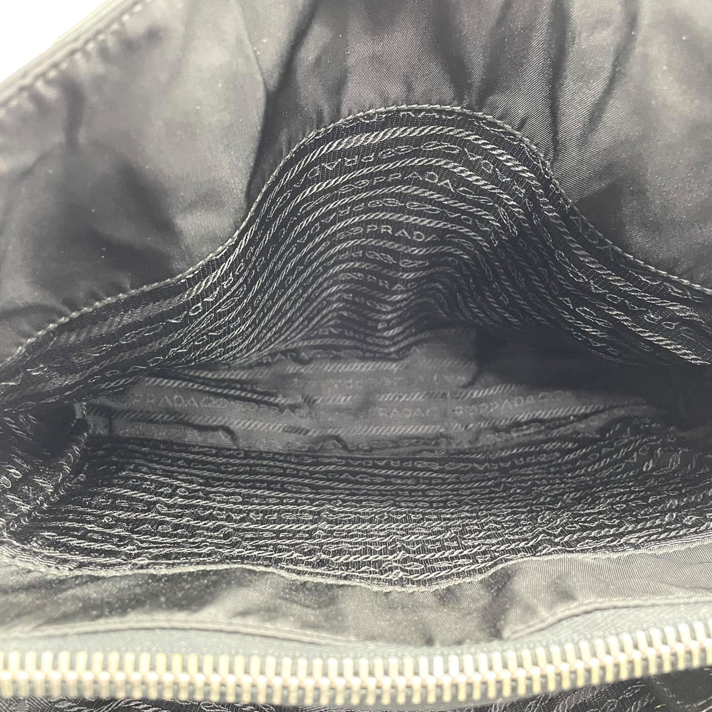 PRADA プラダ トートバッグ ワンショルダーバッグ 黒 ブラック NERO オールレザー シルバー金具 B5339 型押しロゴ 肩掛け可 ファスナー開閉 レディース D7