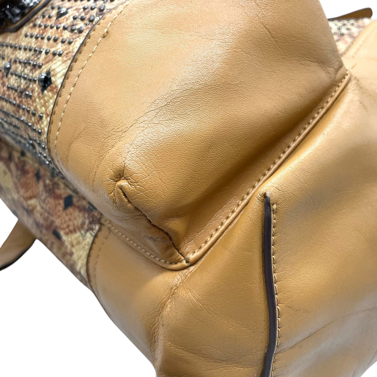 希少 MCM エムシーエム ヴィセトス ロゴグラム リュックサック バックパック 型押し スタッズ ダブルポケット 茶 ブラウン コニャック レザー ブラック金具 レディース R