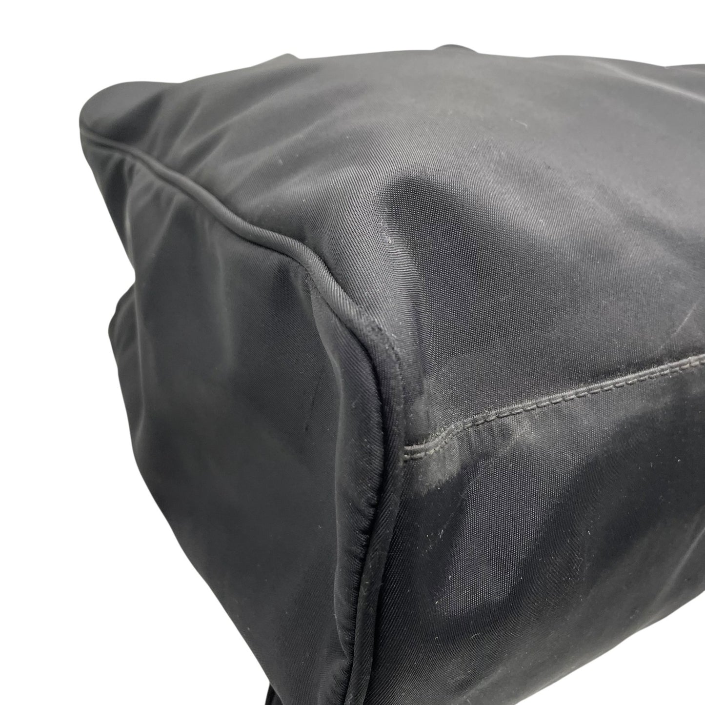 美品 FENDI フェンディ トートバッグ ワンショルダー FFロゴ 黒 ブラック ナイロン レザー ゴールド金具 肩掛け可 レディース シンプル ビジネス C1