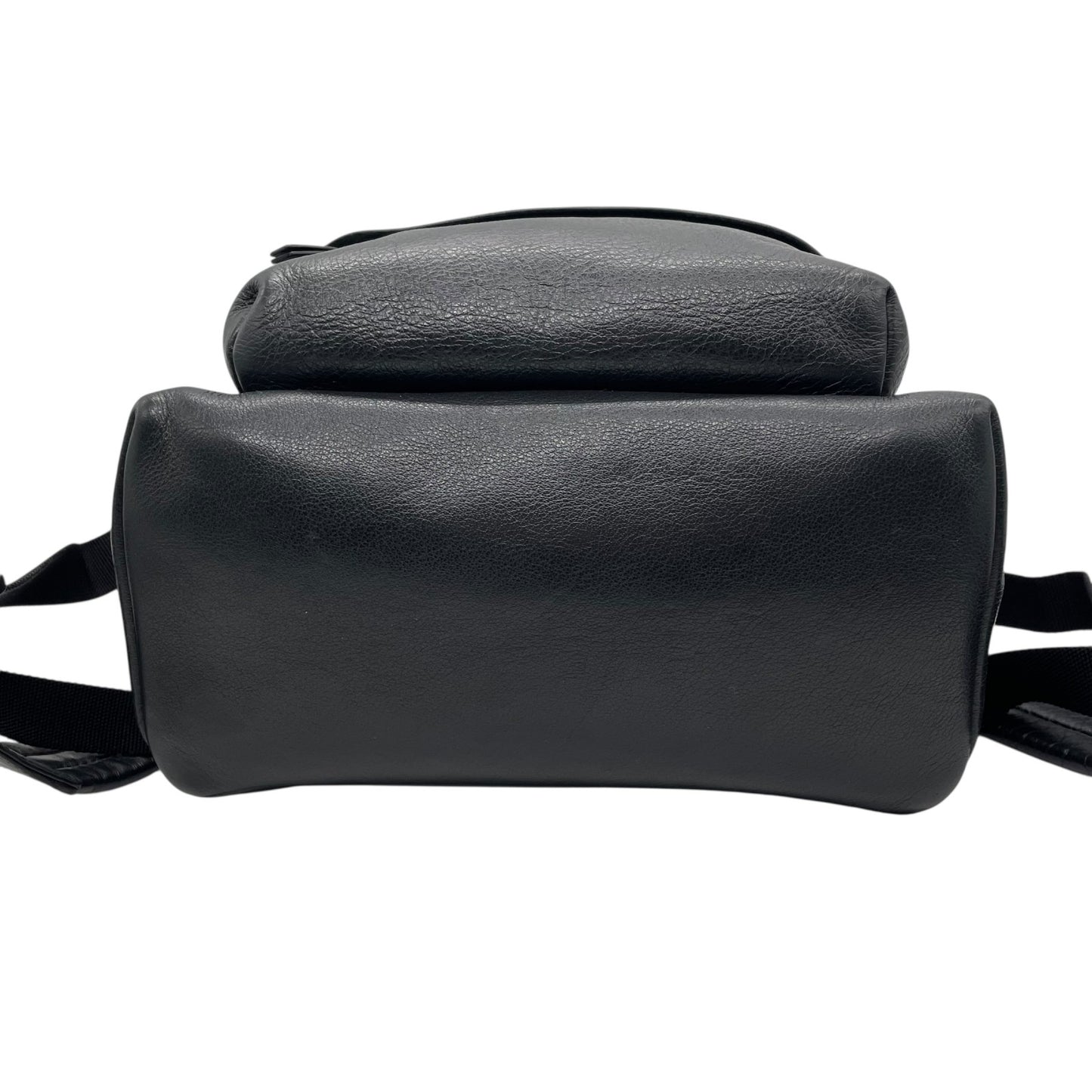 美品 バレンシアガ BALENCIAGA レザー エブリデイ バックパック リュック ブラック 黒 ロゴ入り シンプル 高級感 メンズ レディース ユニセックス C