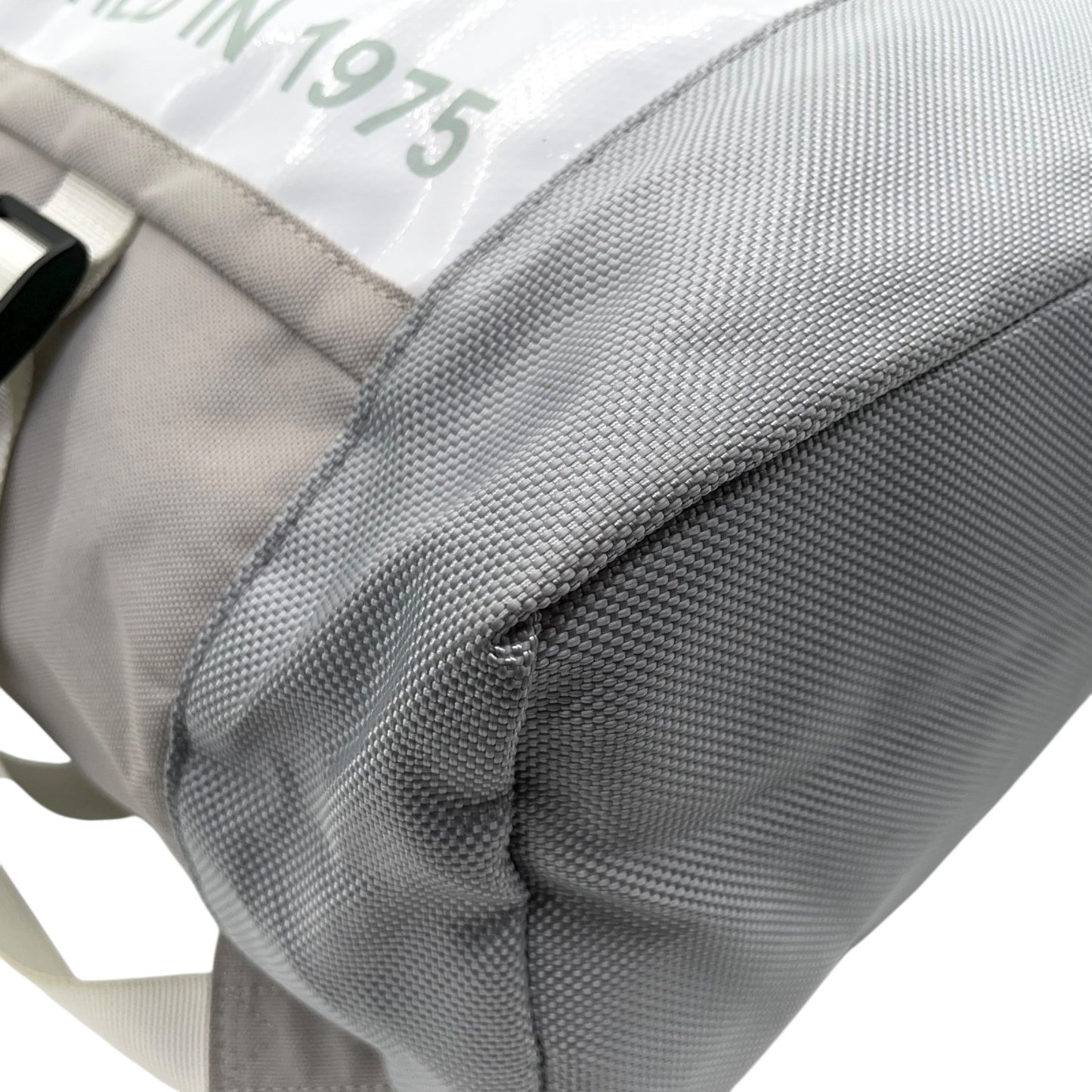 アビレックス AVIREX リュック バックパック ミリタリー ロールトップ グレー 白 ホワイト 大容量 メンズ レディース U11