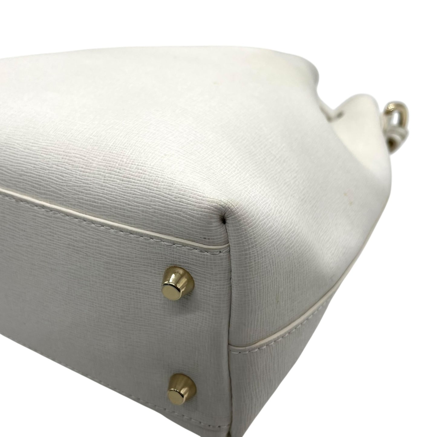 フルラ FURLA 2WAY ハンドバッグ ショルダーバッグ ホワイト 白 レザー 巾着型 ゴールド金具 手提げ 斜め掛け可 レディース T1