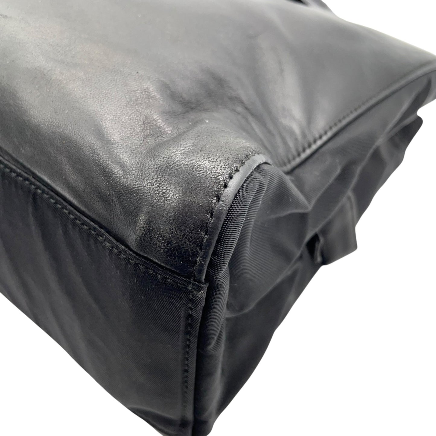 PRADA プラダ トートバッグ ワンショルダーバッグ 黒 ブラック NERO オールレザー シルバー金具 B5339 型押しロゴ 肩掛け可 ファスナー開閉 レディース D7