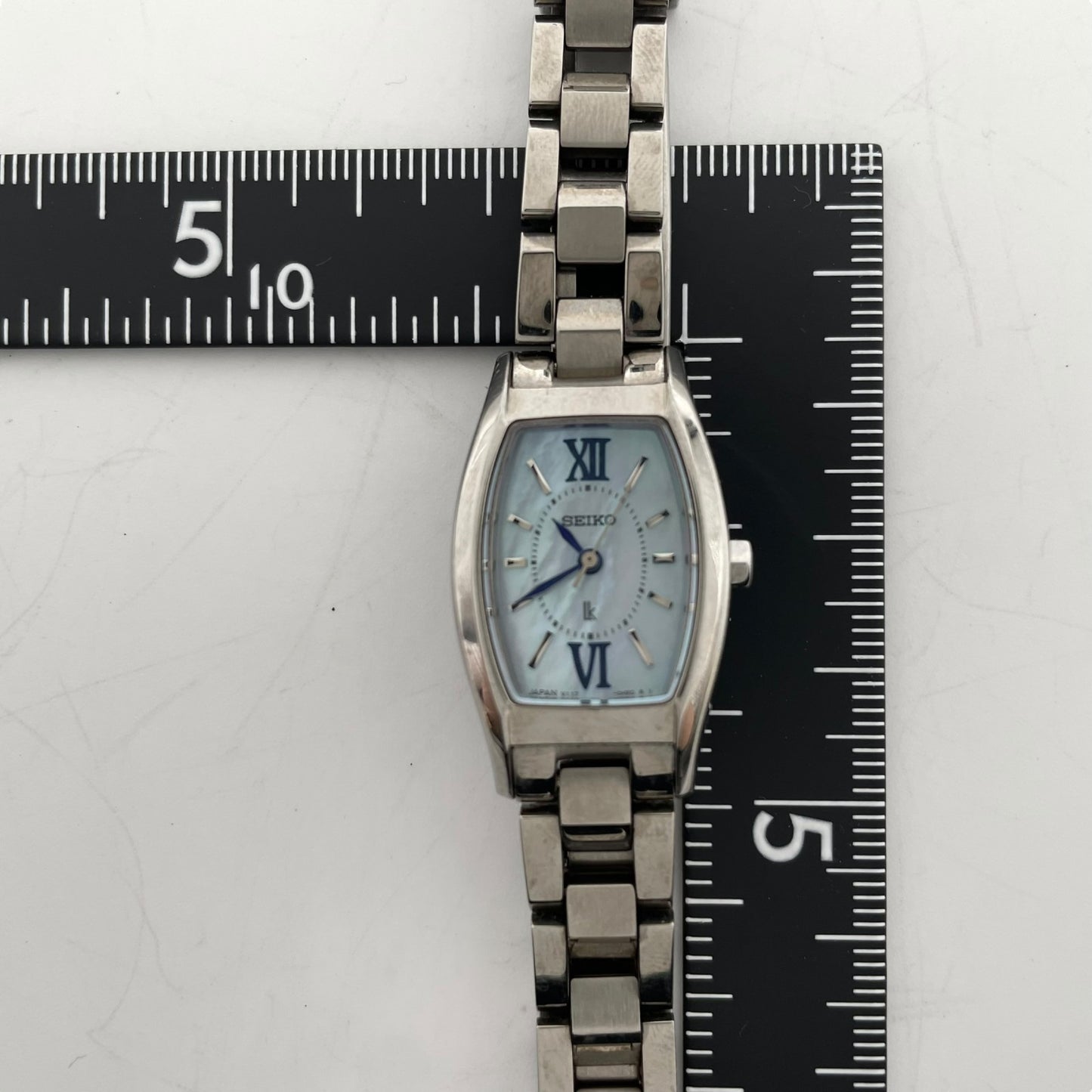 【美品／稼働品】セイコー ルキア 人気モデル SSVR131 腕時計 レディース ソーラー トノー型 シェル文字盤 MOP アナログ ローマン エレガント ドレスウォッチ ビジネス オフィス フォーマル クリーニング済 G