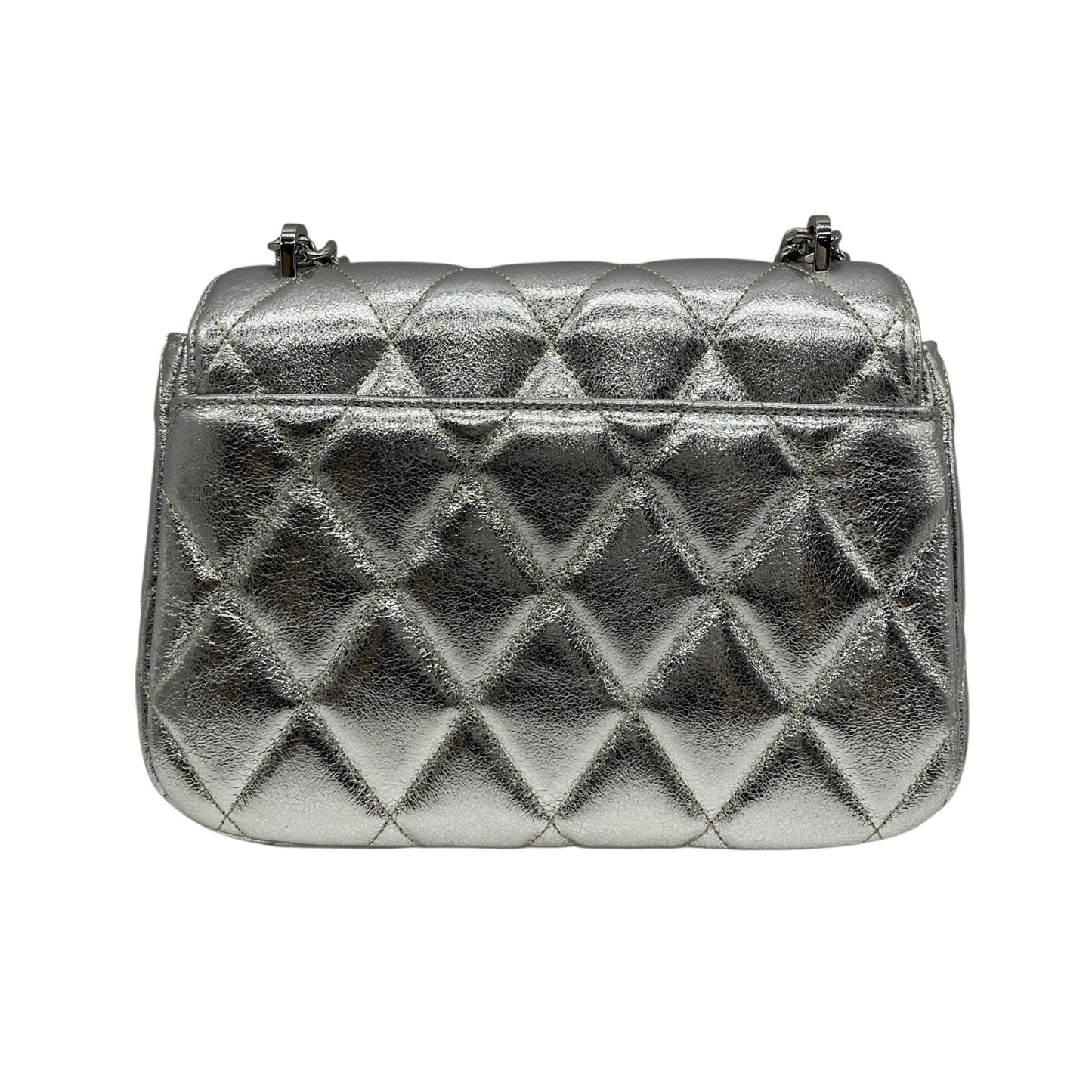 美品 kate spade ケイトスペード キャリー メタリック キルテッド レザー スモール フラップ ショルダーバッグ シルバー チェーンショルダー レディース E5