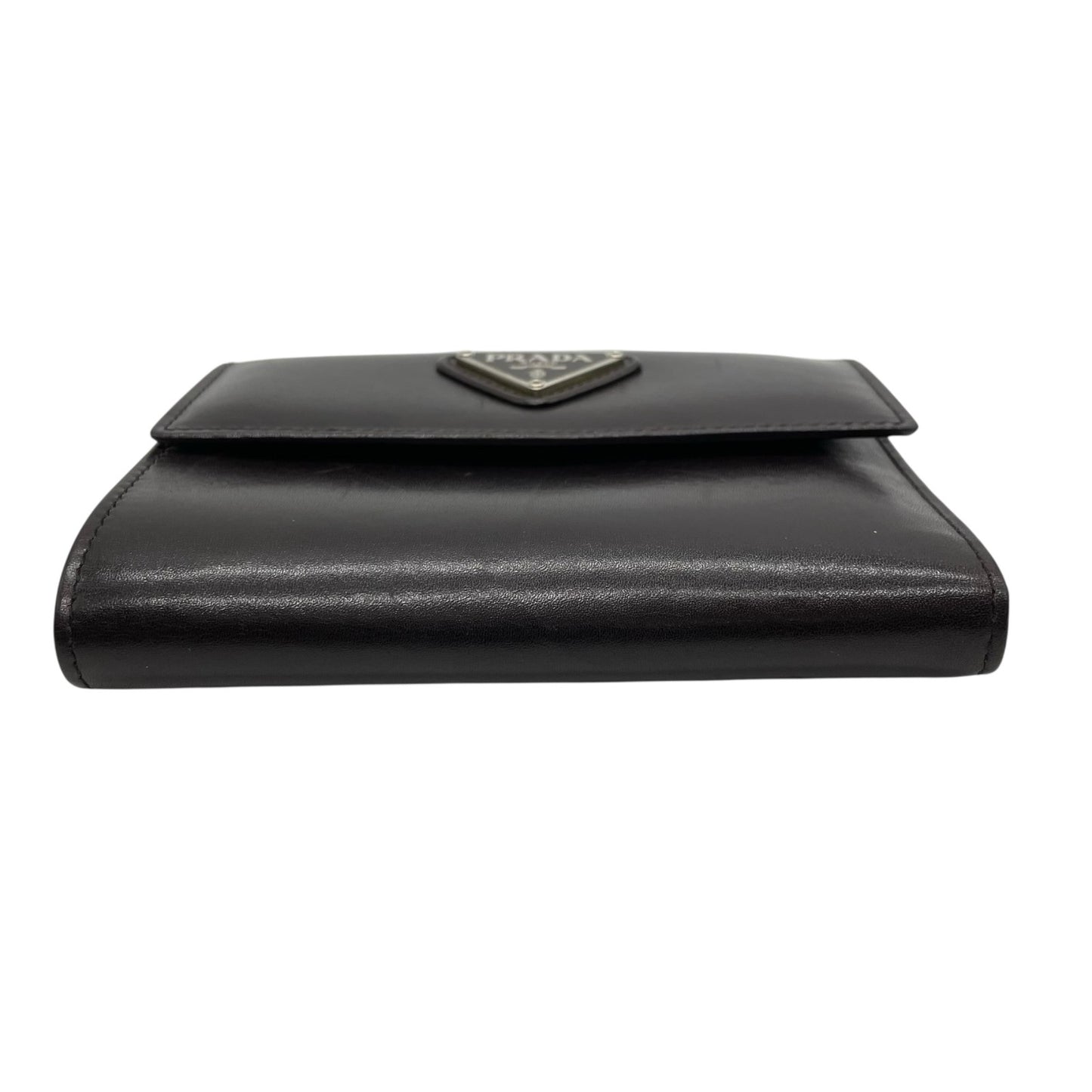 美品 PRADA プラダ 三つ折り財布 コンパクト財布 三角プレートロゴ トライアングルロゴ 茶 ダークブラウン レザー シルバー金具 メンズ レディース M5