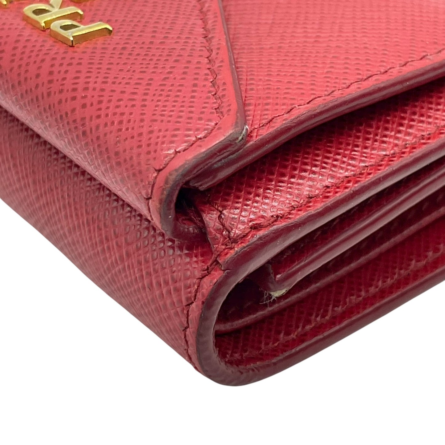 プラダ PRADA サフィアーノレザー 三つ折り財布 ミニウォレット 赤 レッド ゴールドロゴ コンパクトウォレット M5