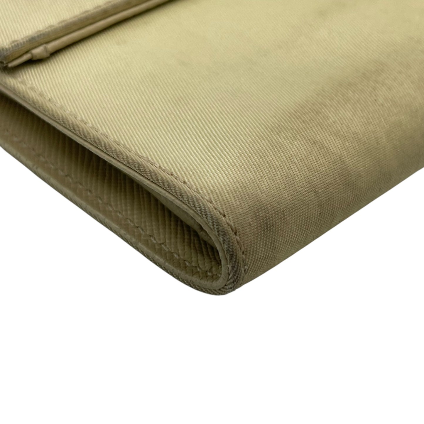 プラダ PRADA 三つ折り財布 コンパクトウォレット ベージュ ナイロン レザー 三角ロゴプレート トライアングルロゴ ゴールド金具 レディース M1